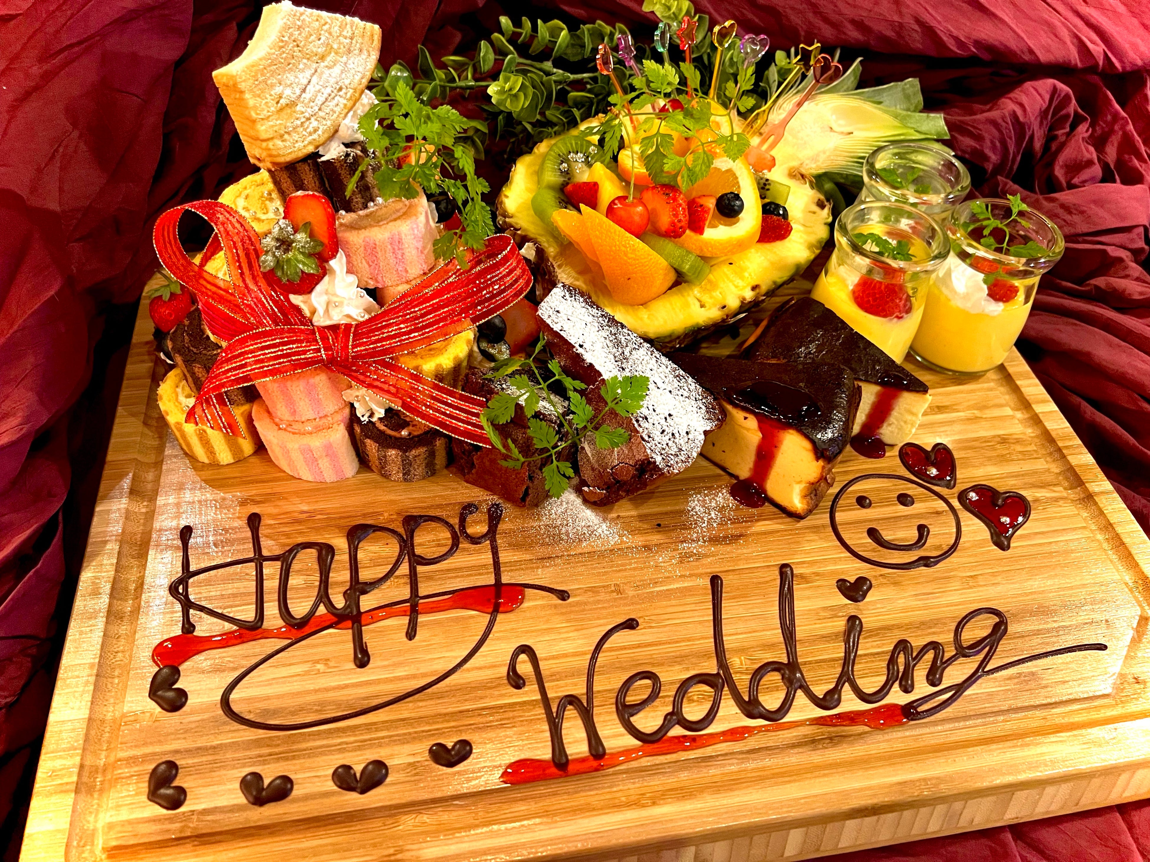 フルーツやケーキなどが、盛りだくさん♪