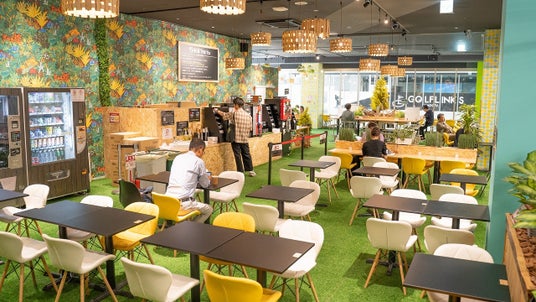 スタッフのいない無人カフェ「セルフカフェ」、累計利用者数が5万人を突破!“時間にしばられないサードプレイス”として全国45店舗超に拡大中 スタッフのいない無人カフェ「セルフカフェ」、累計利用者数が5万人を突破!“時間にしばられないサードプレイス”として全国45店舗超に拡大中