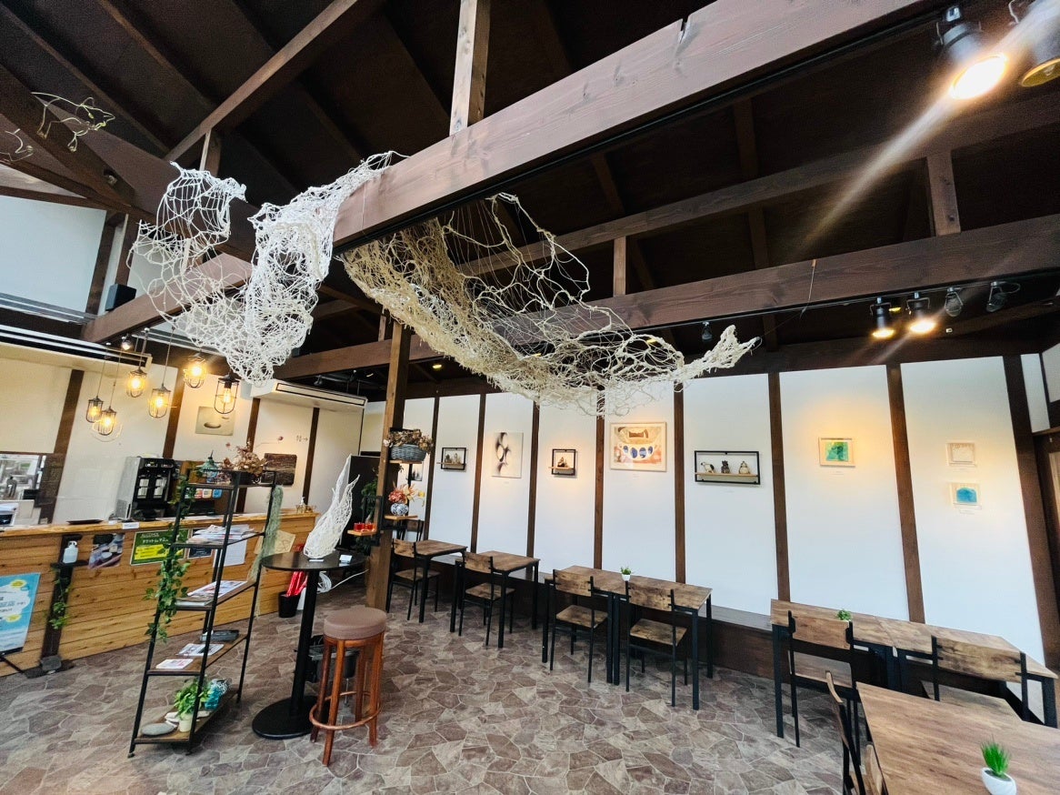 カフェの様々な所にある作品