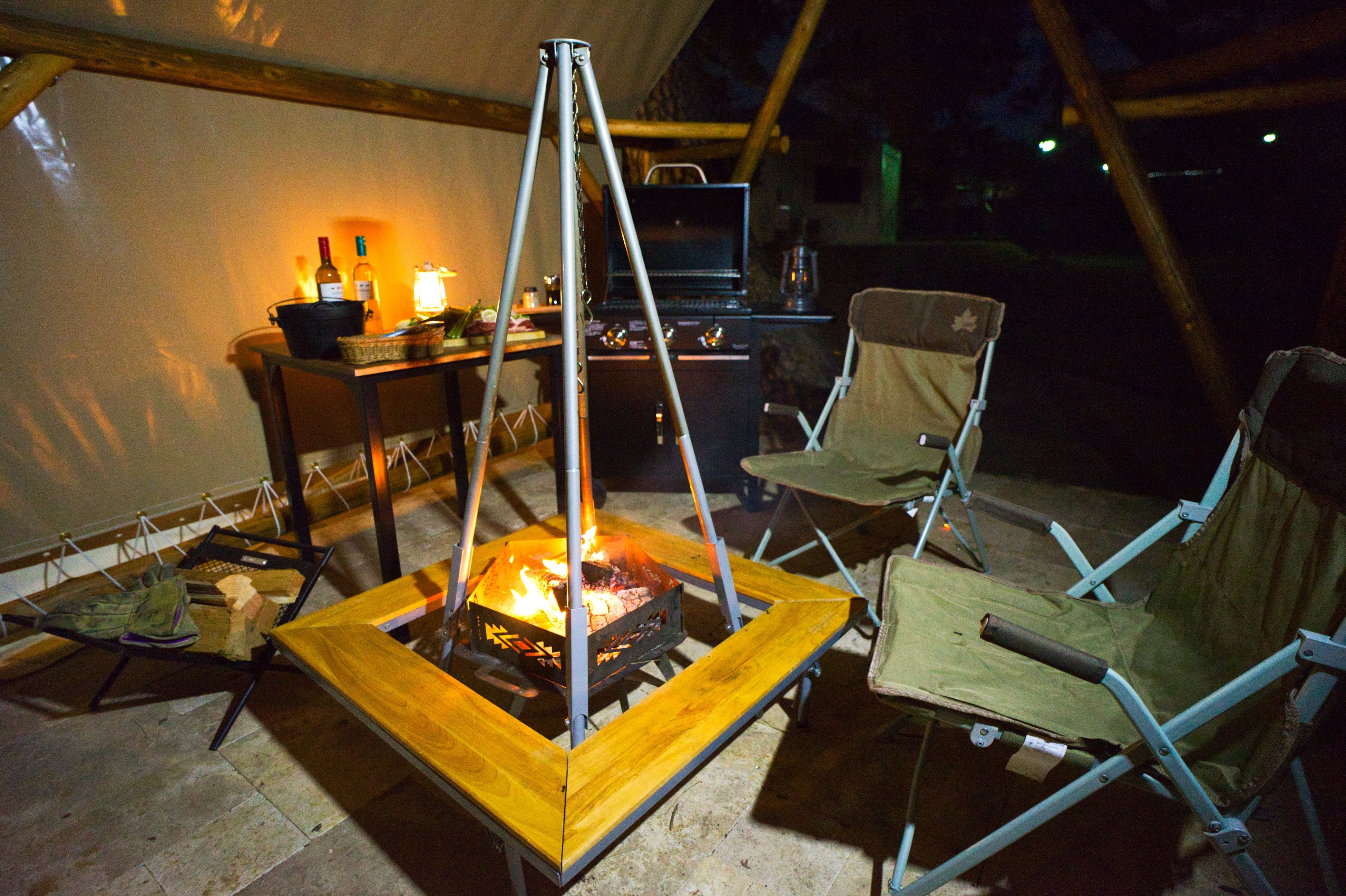 焚火もできちゃうゲルテント横のBBQスペース