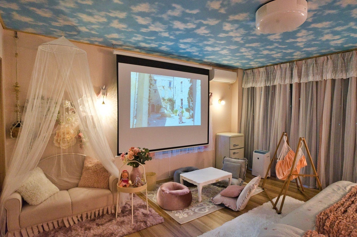 女の子のワクワクが詰まった客室「HEYAmping YELLOW」が登場。