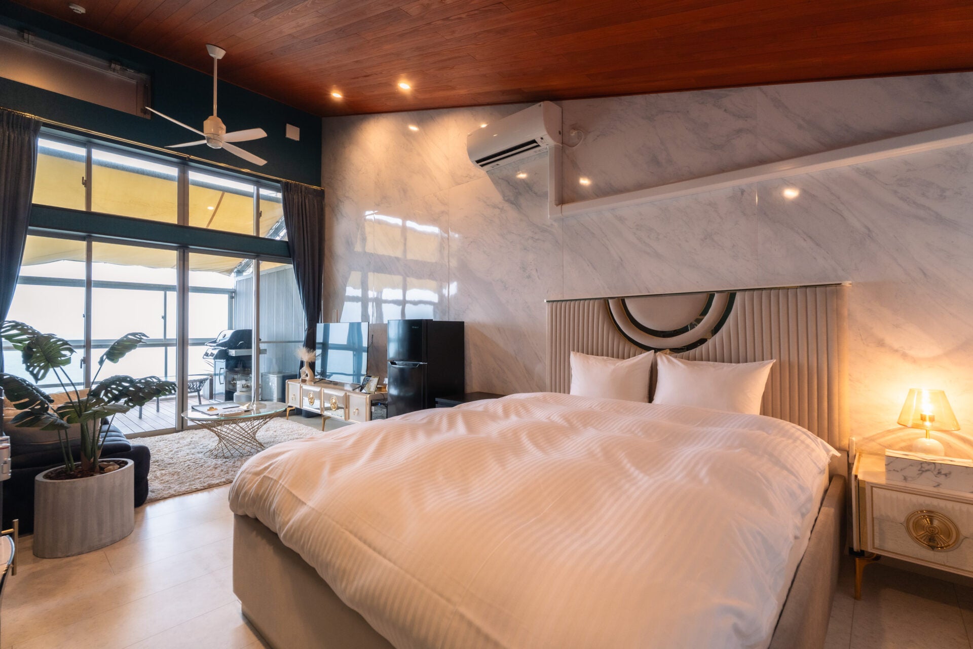 【愛知・知多半島】～Glamping＆Resort～ WOOD DESIGN PARK NOMA 2名様専用の客室「デラックスオーシャンビューサンセット クイーン」を2部屋に増室いたしました