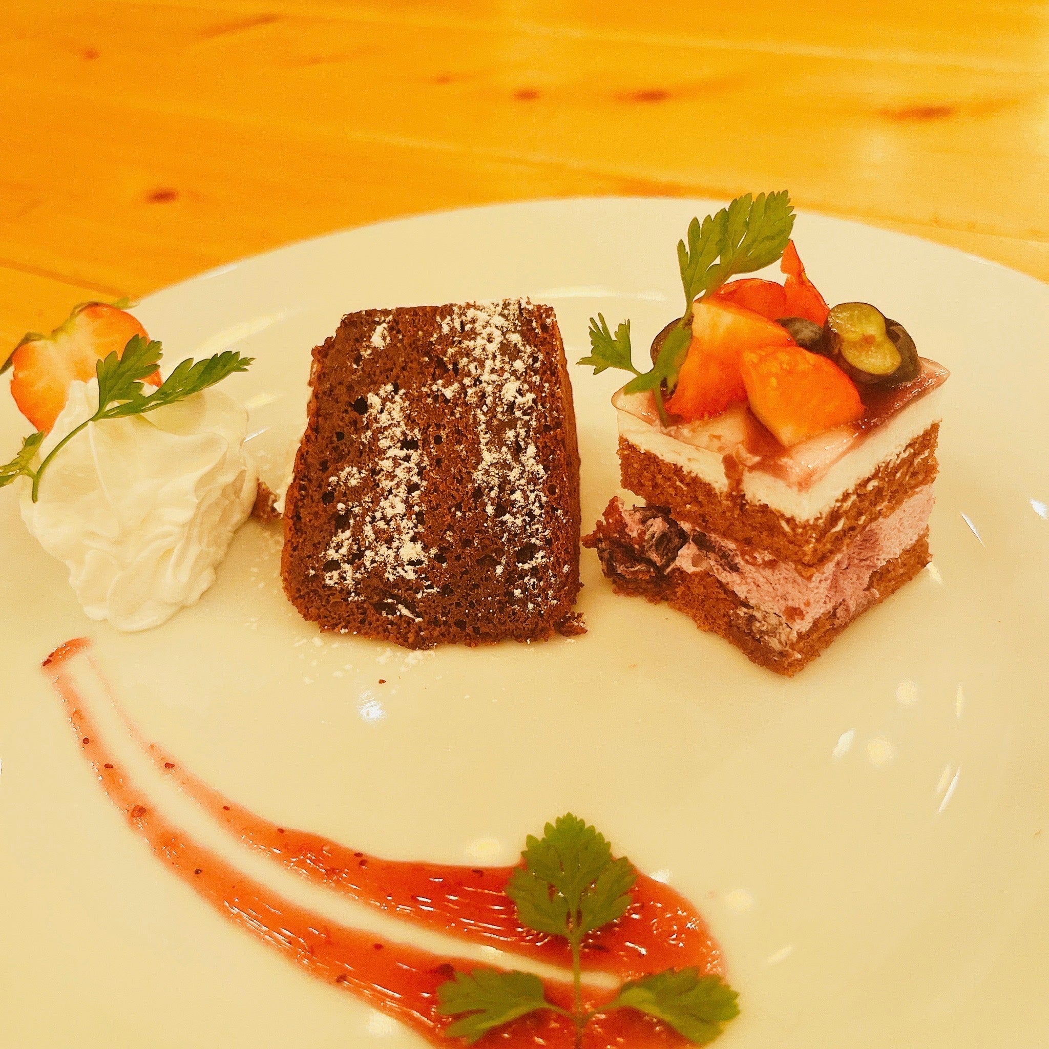 セットの一口デザート