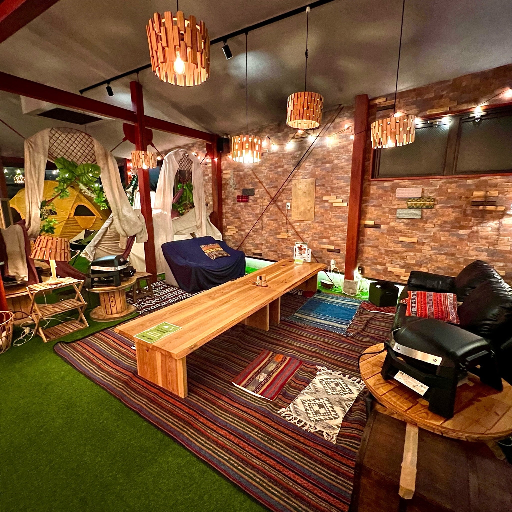 ソファもついたゆったりな座敷タイプのお席