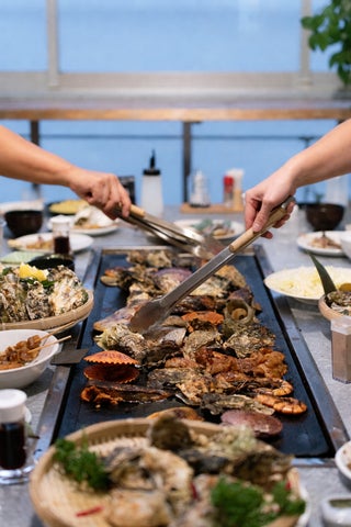 愛知 知多半島】GWはここで決まり。 全席“鉄板BBQ”で、みんなが主役の 愛知 知多半島】GWはここで決まり。 全席“鉄板BBQ”で、みんなが主役の