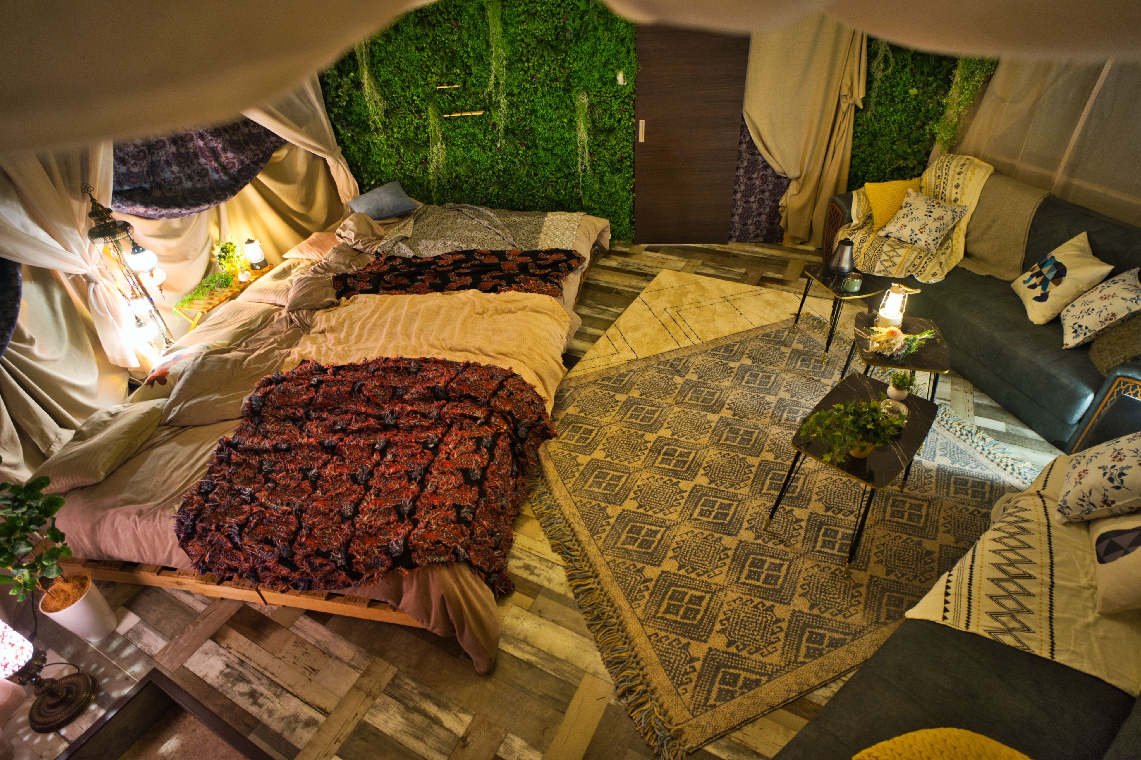 冷暖房完備のゲルテント内