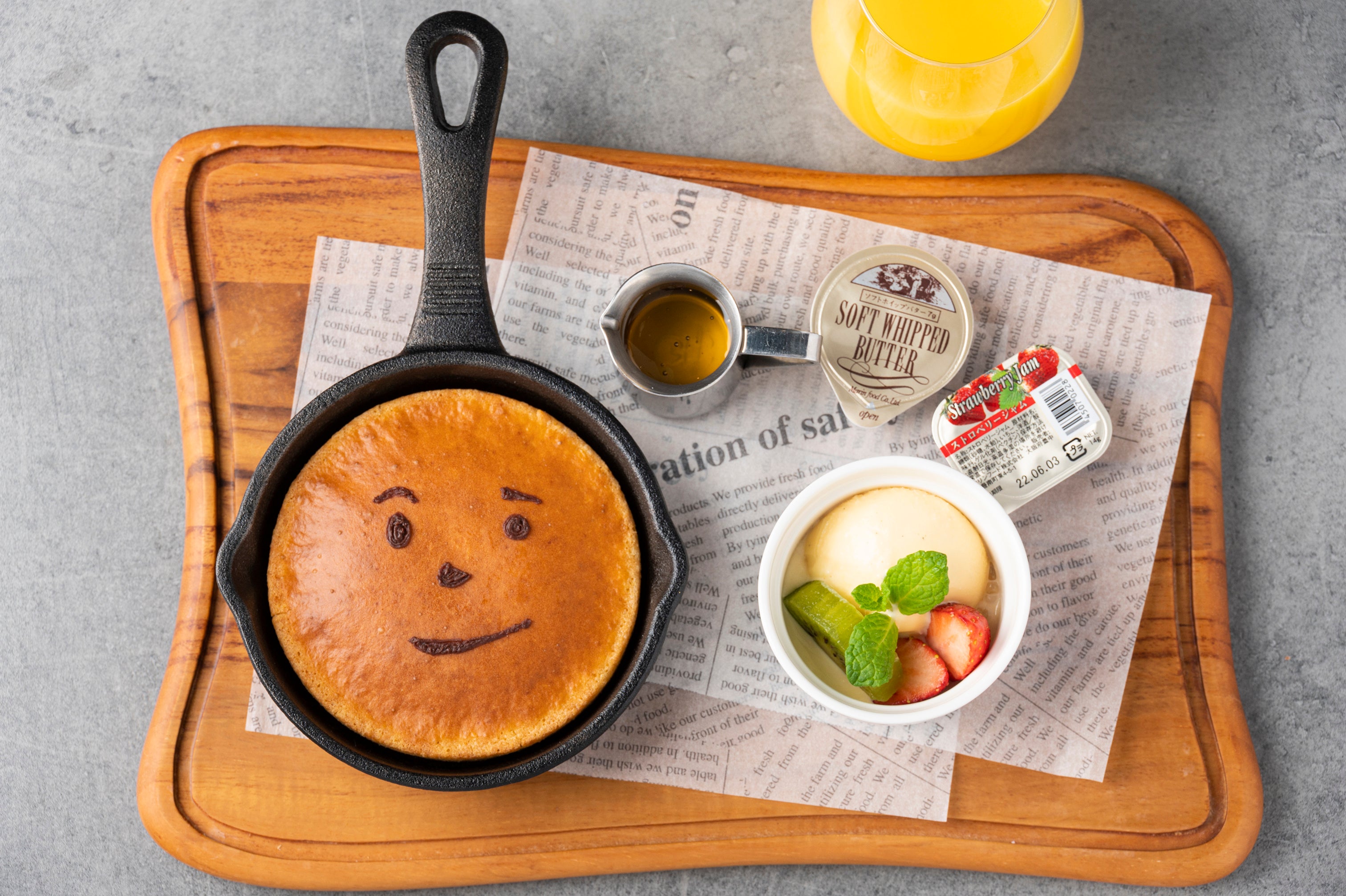 ホットケーキできあがり！ ジュース・ミニデザート ￥1,800