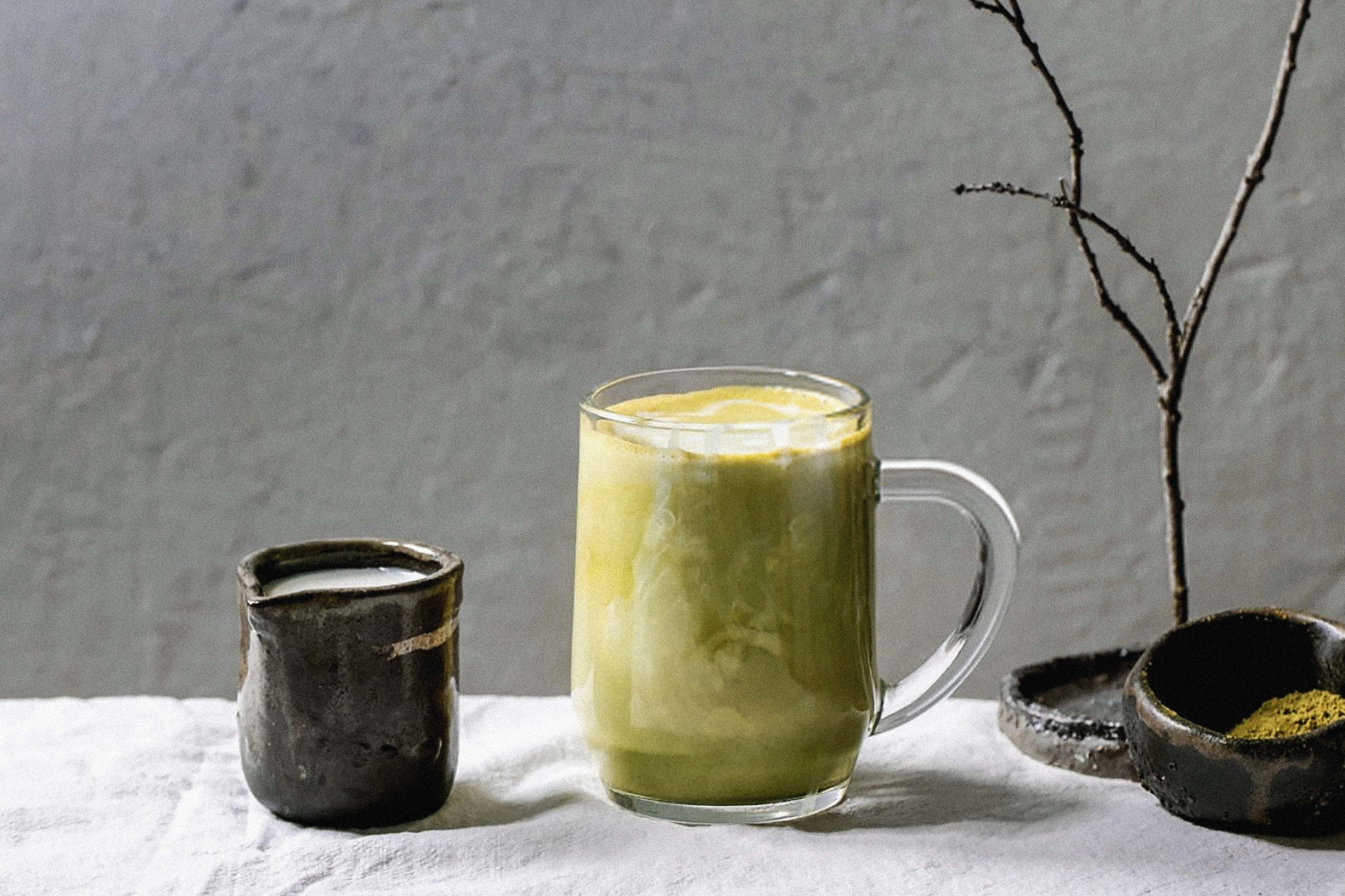 自然栽培茶の抹茶ラテ