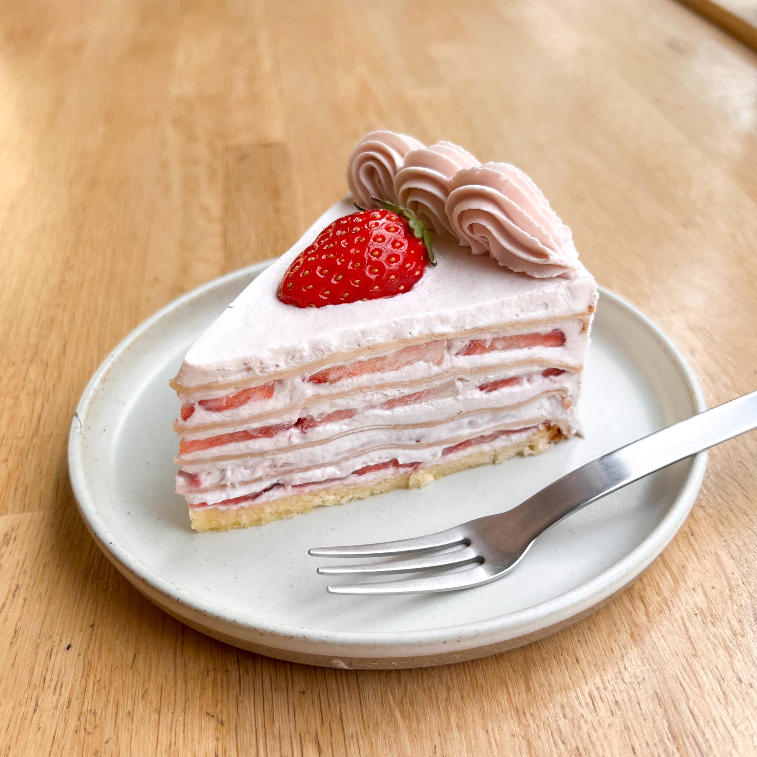 いちごだらけのミルクレープ（太子堂店限定）