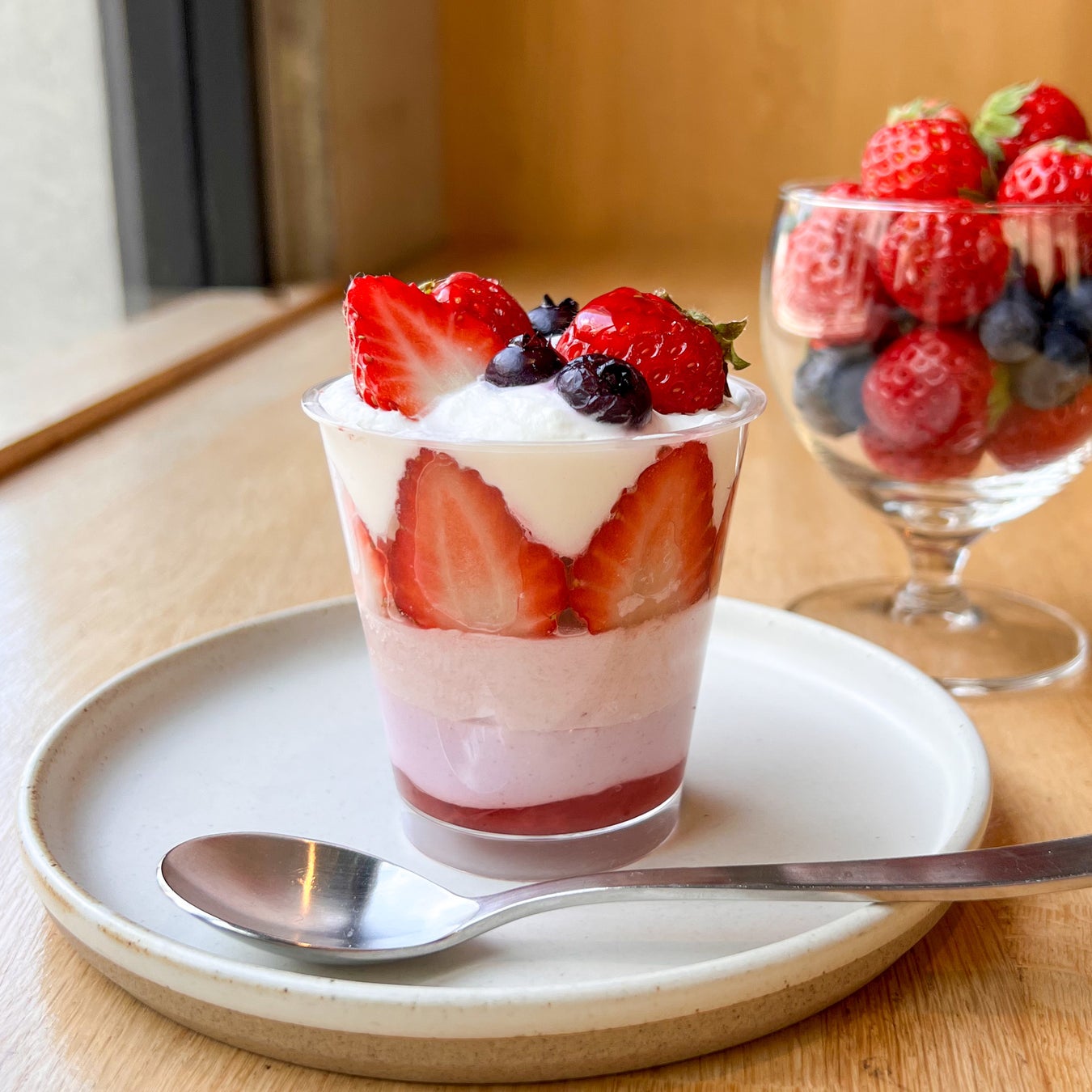 とってもベリー な甘酸っぱいおいしさ 旬のブルーベリーを使った期間限定いちごスイーツ新発売 いちごスイーツ専門店 いちびこ Ichibiko 株式会社いいねのプレスリリース とってもベリー な甘酸っぱいおいしさ 旬のブルーベリーを使った期間限定いちごスイーツ新発売 いちごスイーツ専門店 いちびこ Ichibiko 株式会社いいねのプレスリリース