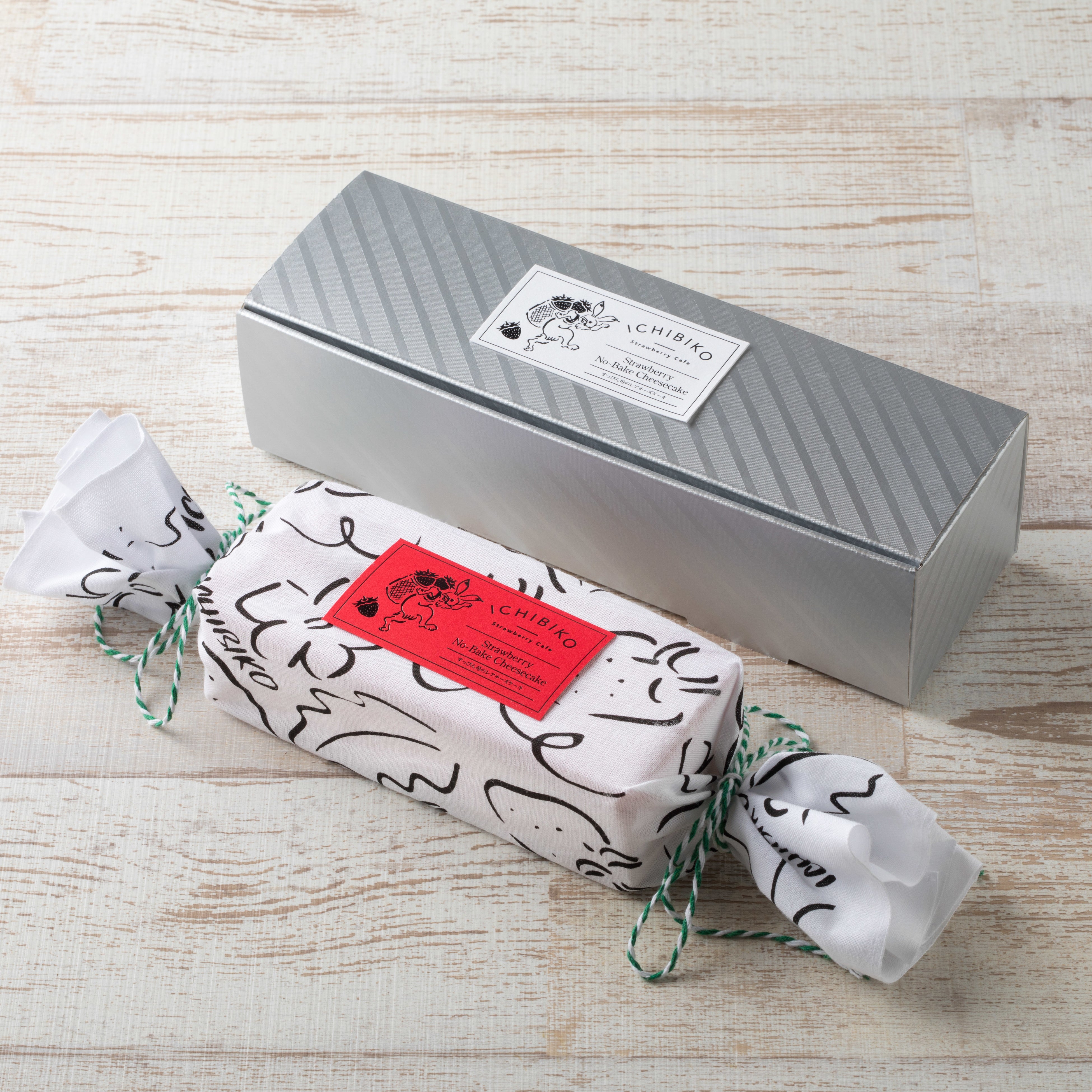 すっぴん苺のレアチーズケーキ（ギフトボックス付き）