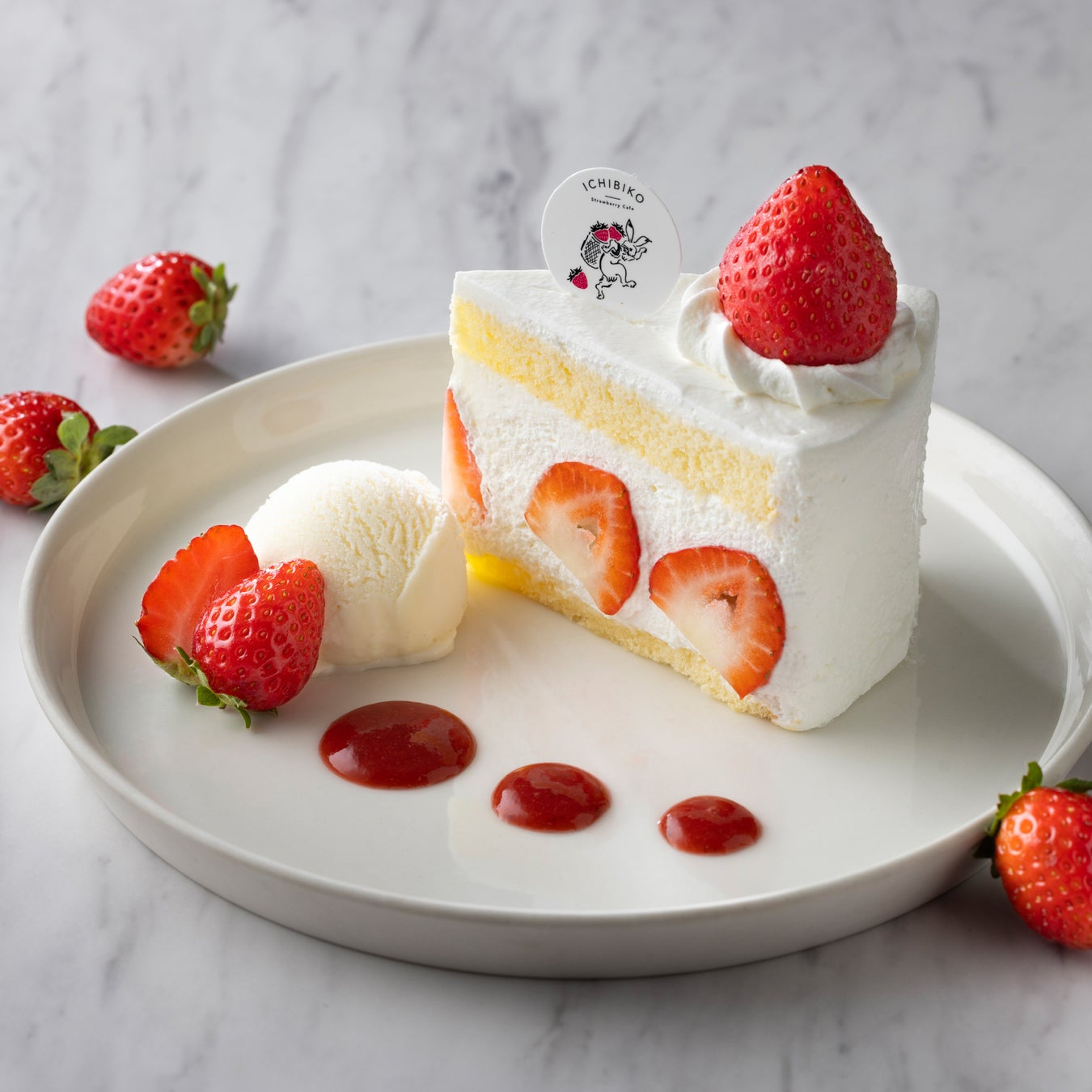 いちごのショートケーキプレート いちごのショートケーキ、バニラジェラート、生いちご、ドリンク付き(コーヒー、紅茶から選べます)