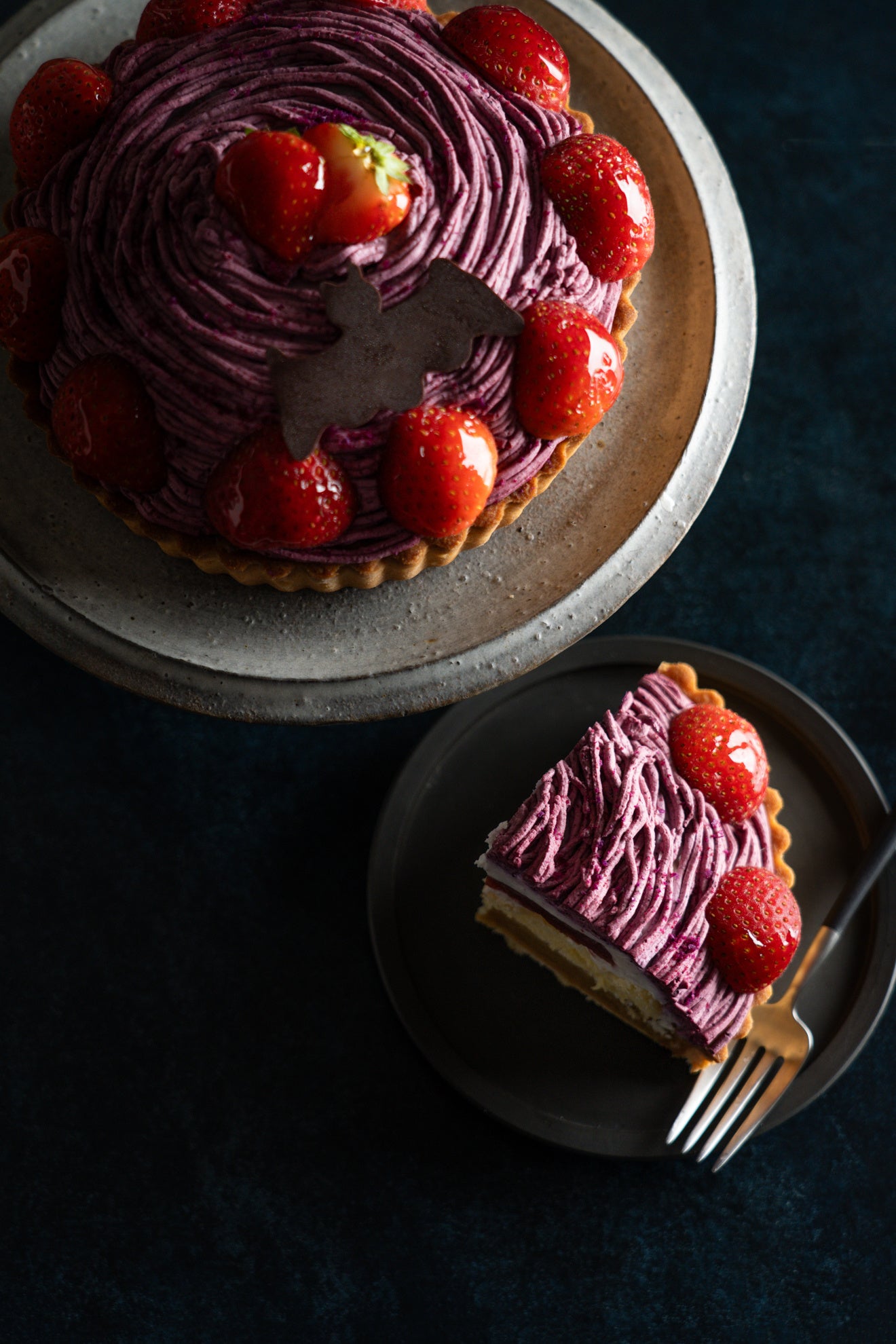 ハロウィンタルト（いちごとブルーベリーとおいも）