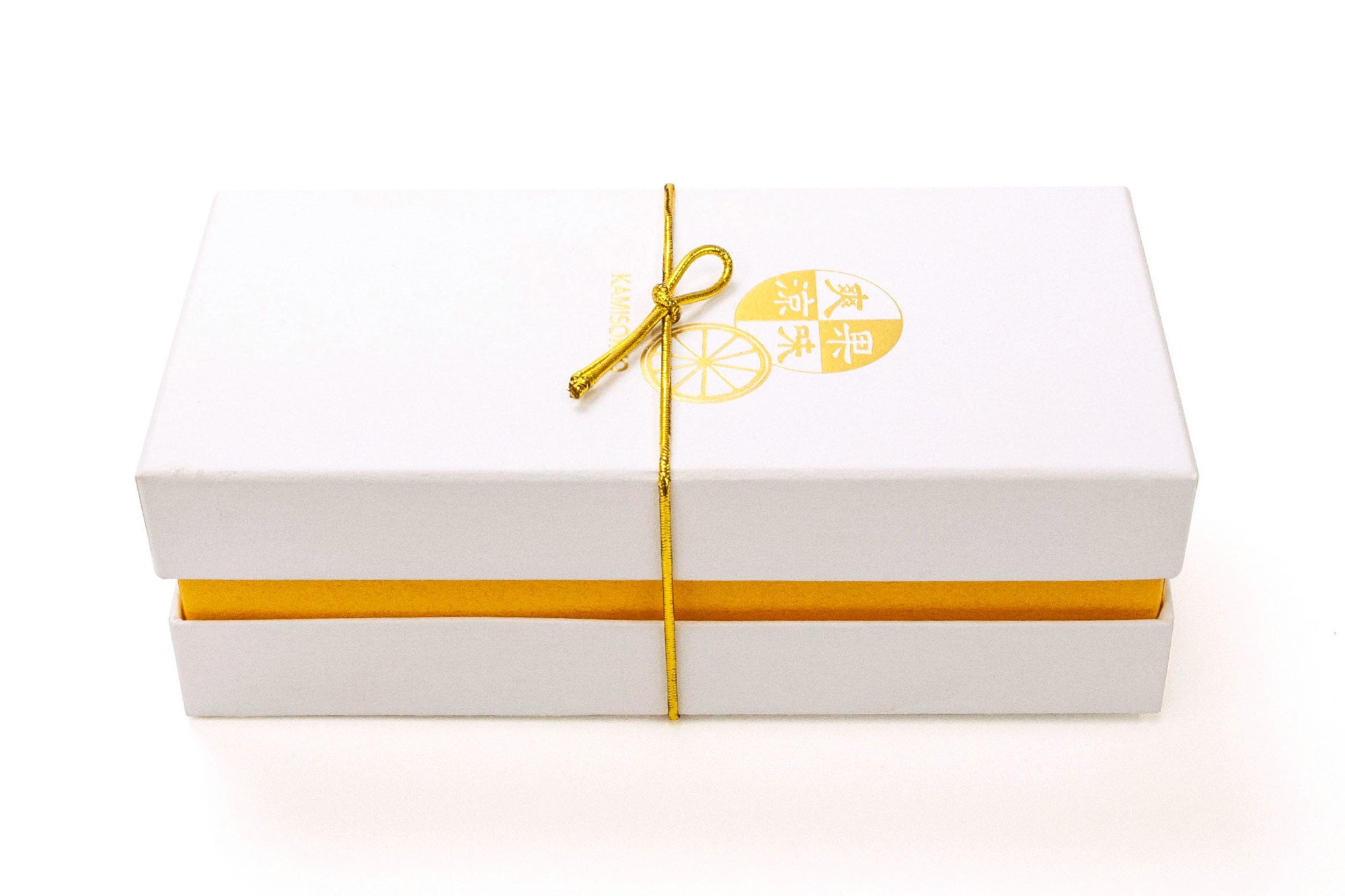 内側のオレンジ色を見せるデザイン