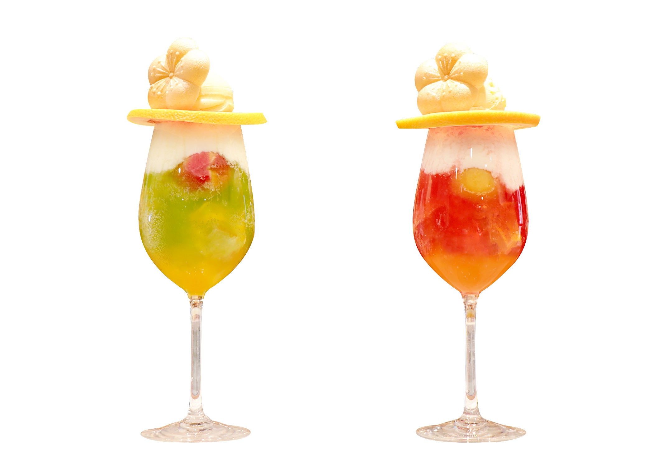 “とろぷる”梅杏仁クリームソーダ　(左)The CHOYA 萌葉　(右)The CHOYA 花緋