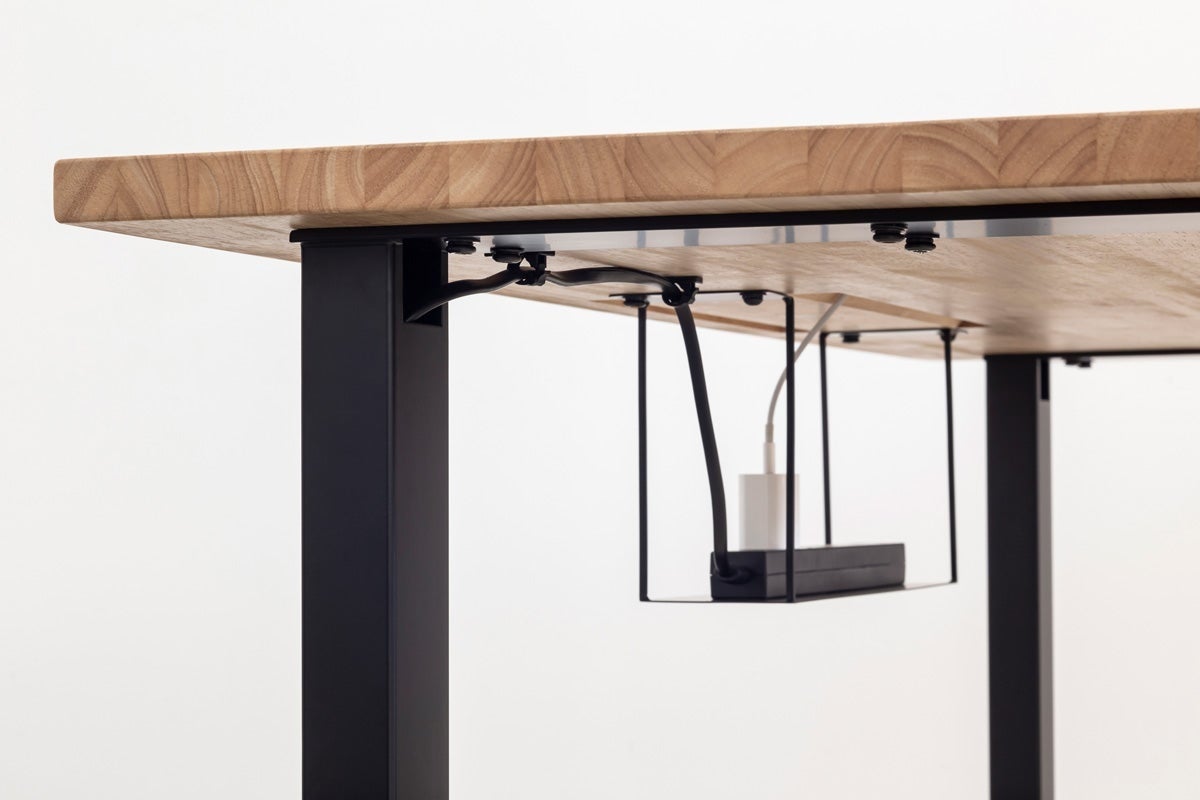 Kanademono新商品】脚の中に配線できる革新的デザインの「配線孔