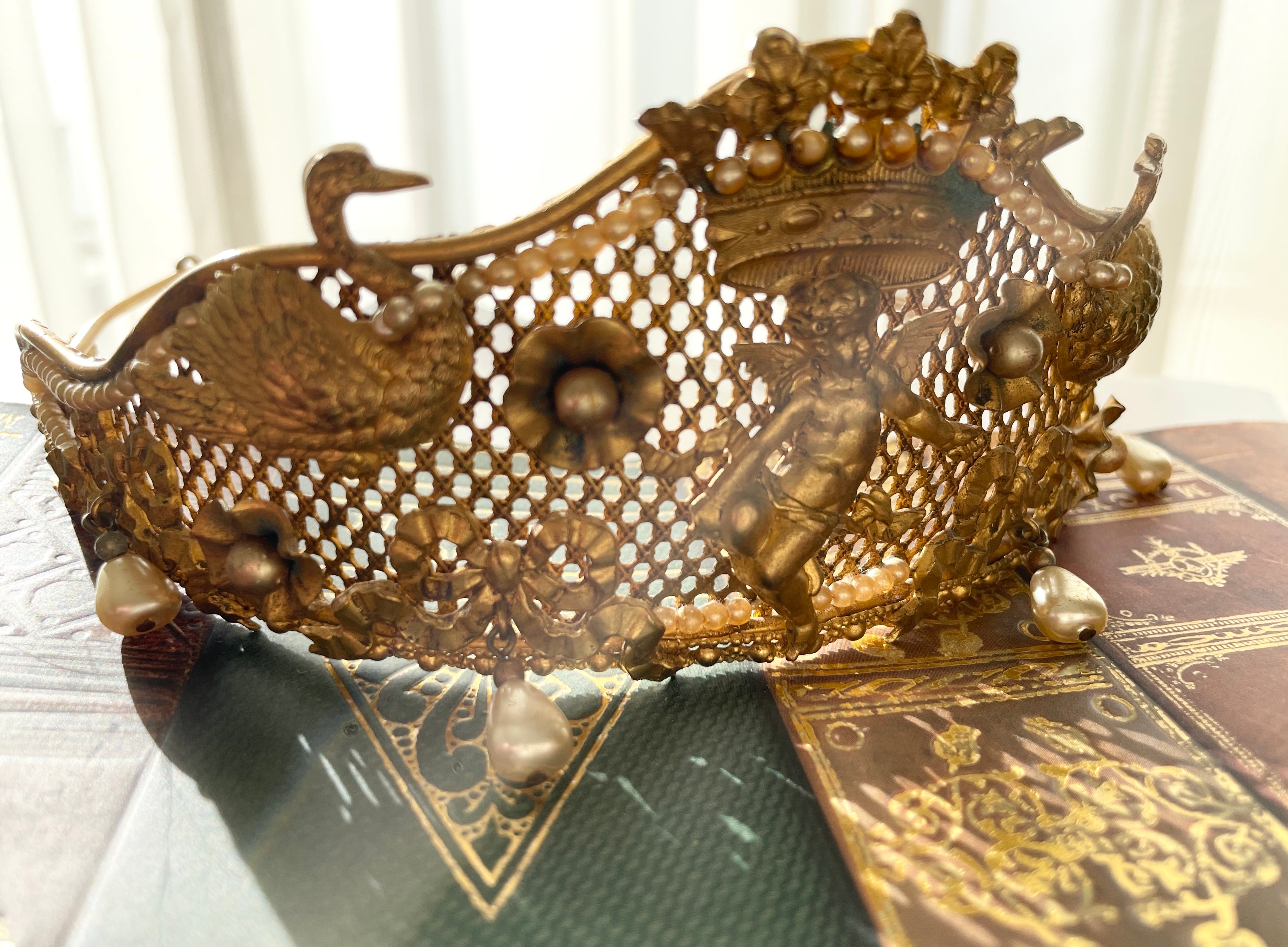 歴史あるアンティークティアラの美術館『TIARA MUSEUM TARO KAMITANI