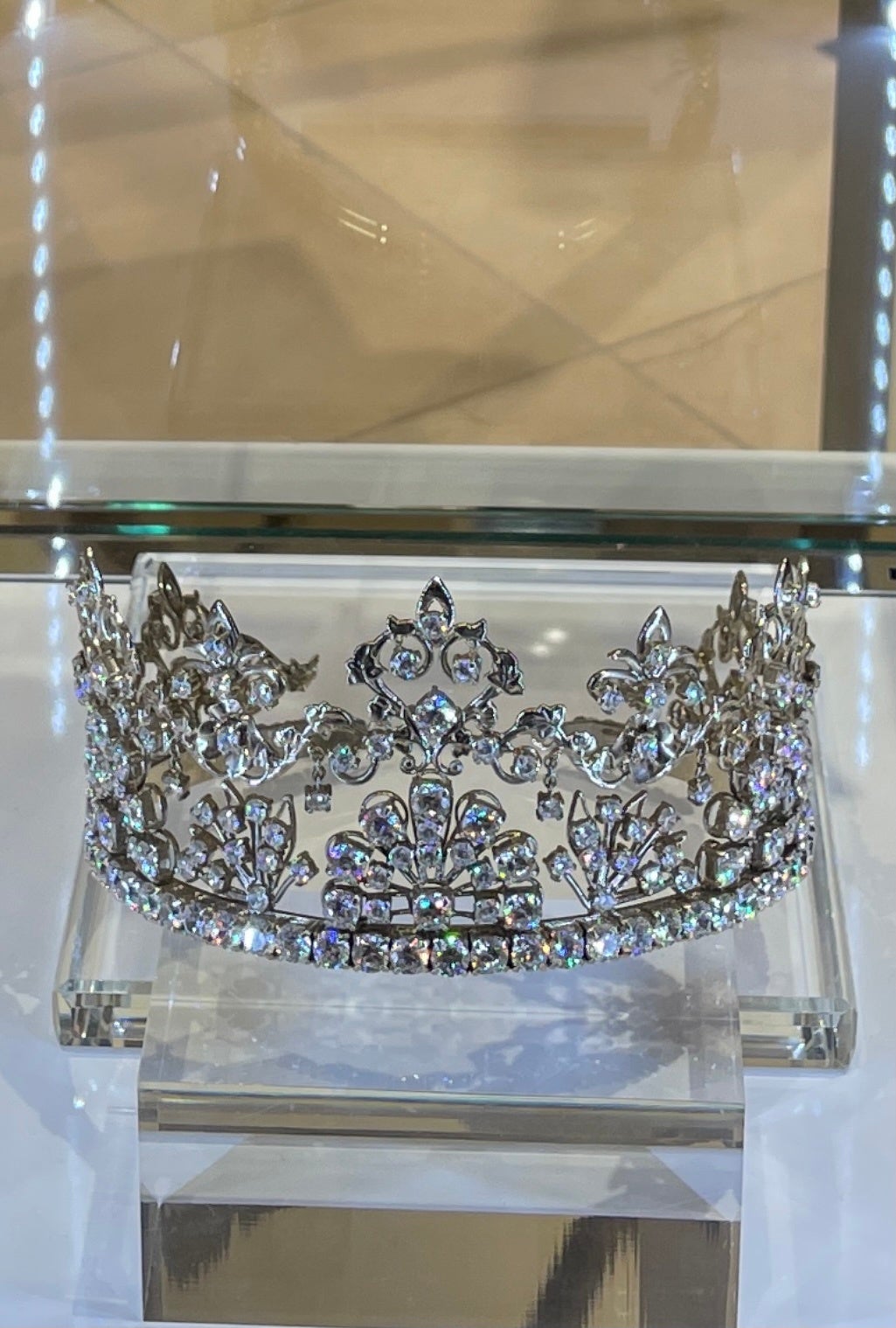 宝飾ガラス『infiora®︎』を使用したティアラ