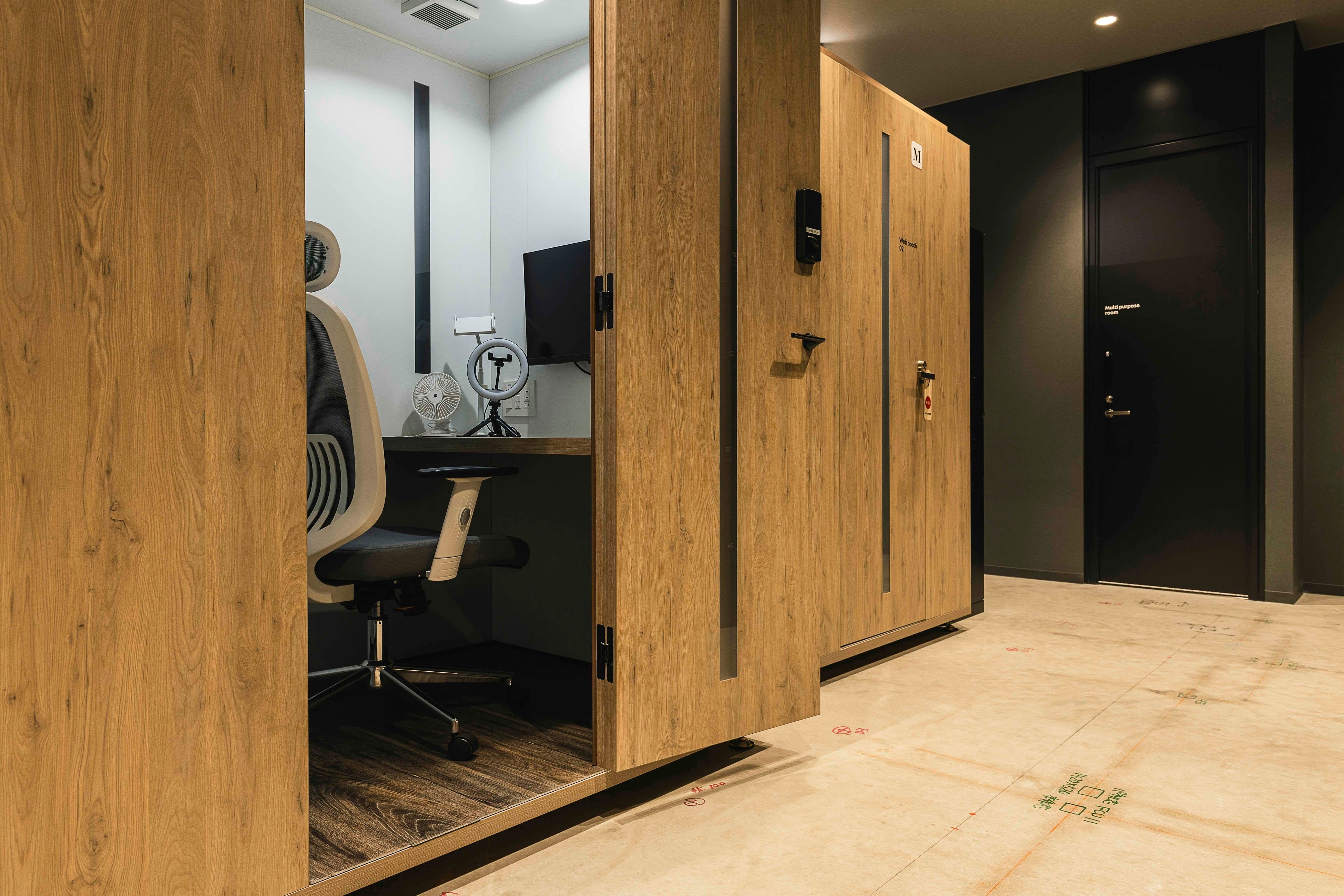 テレフォンブース