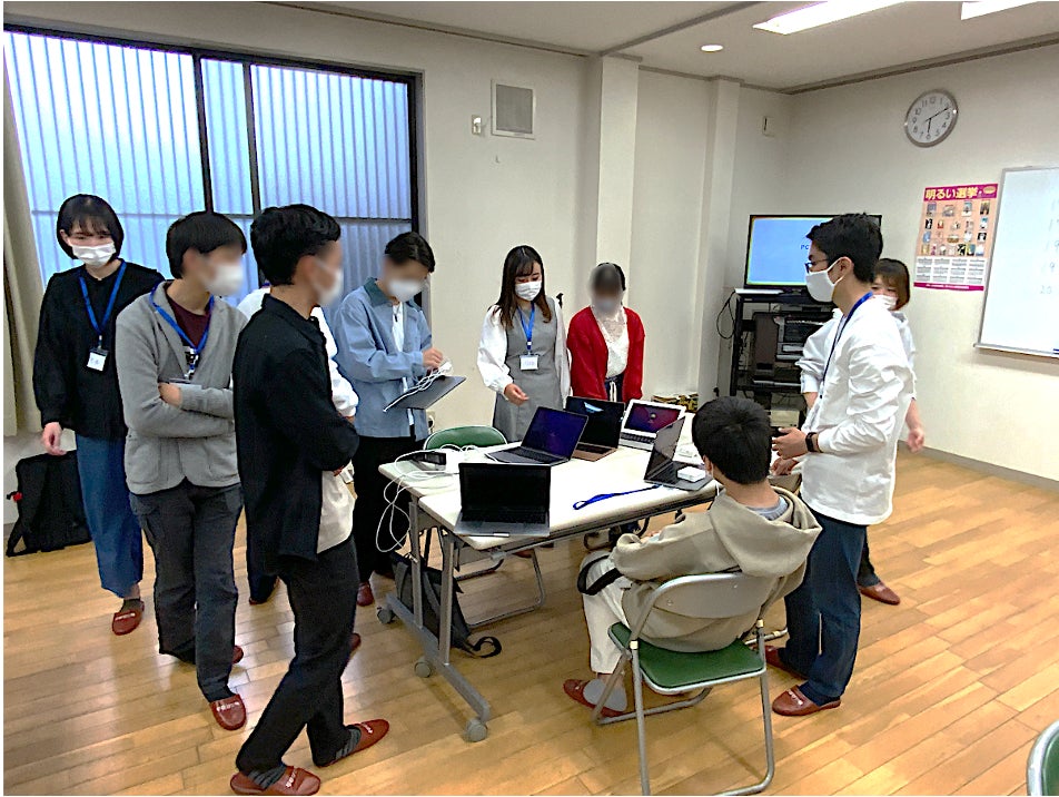 Tech Runwayに参加する高校生へ、継続学習のためPCをお渡ししました。