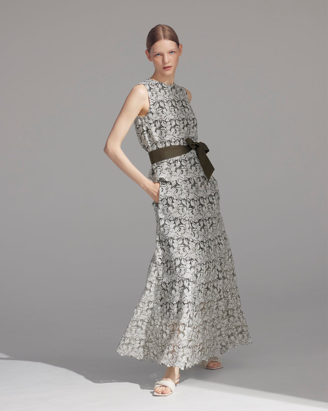 トップス　¥47,300・ スカート　¥66,000（すべて税込）