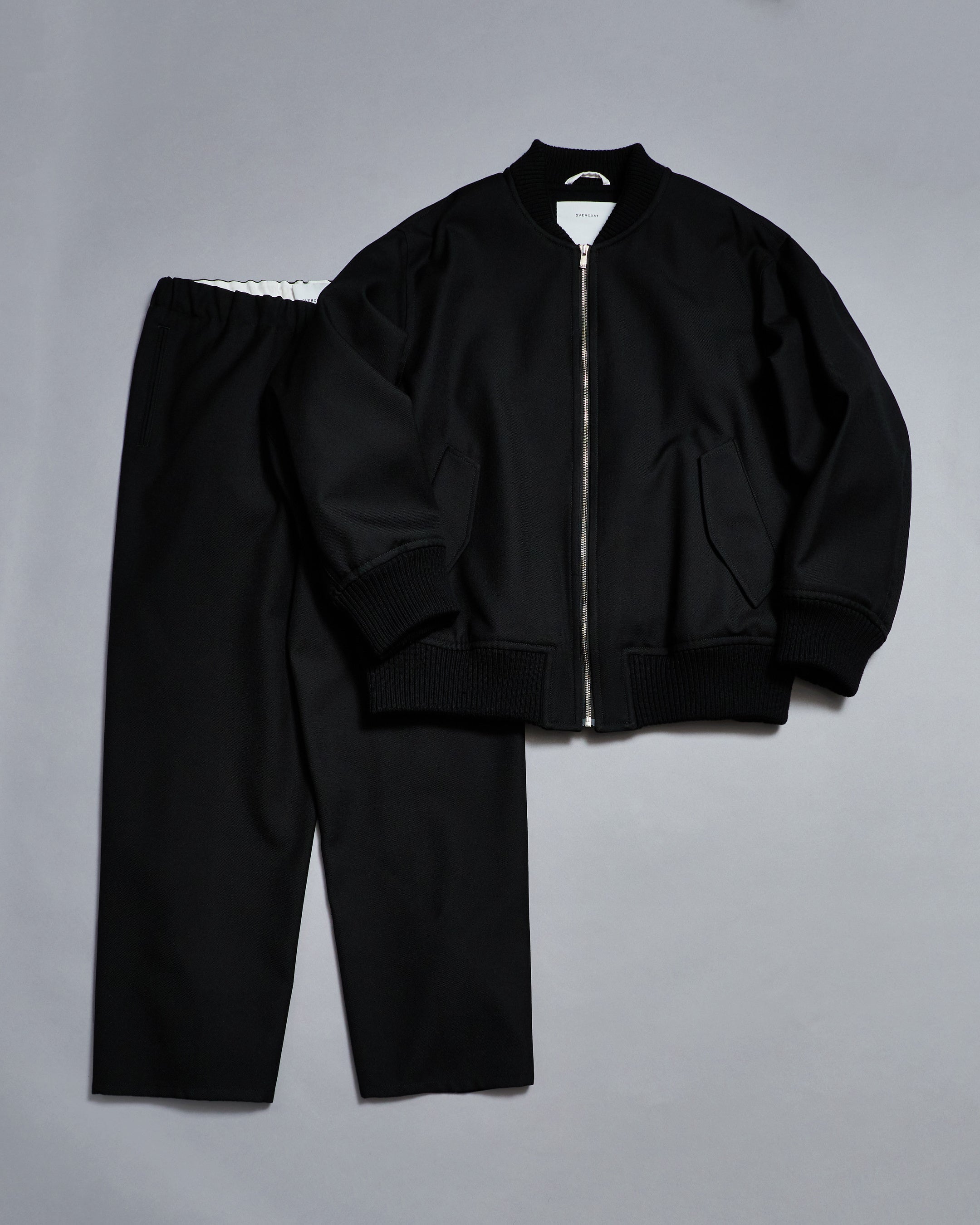 バーニーズ ニューヨーク銀座本店にて10周年を迎える＜OVERCOAT＞の