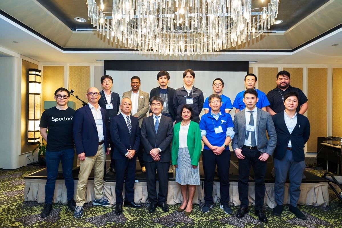 イベント参加者の集合写真(後列右から3人目が西村 慎太郎)