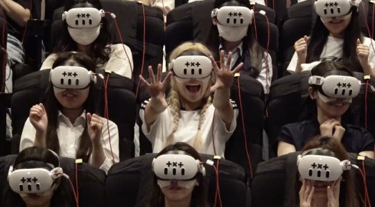 世界で活躍する5人組グループLE SSERAFIM、初のVRコンサートツアー『LE 世界で活躍する5人組グループLE SSERAFIM、初のVRコンサートツアー『LE