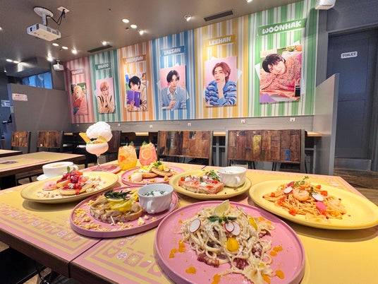 6人組ボーイグループ BOYNEXTDOOR 2度目のテーマカフェ『BOYNEXTDOOR CAFE ~Sweet Lemonade~』 本日よりオープン! 6人組ボーイグループ BOYNEXTDOOR 2度目のテーマカフェ『BOYNEXTDOOR CAFE ~Sweet Lemonade~』 本日よりオープン!