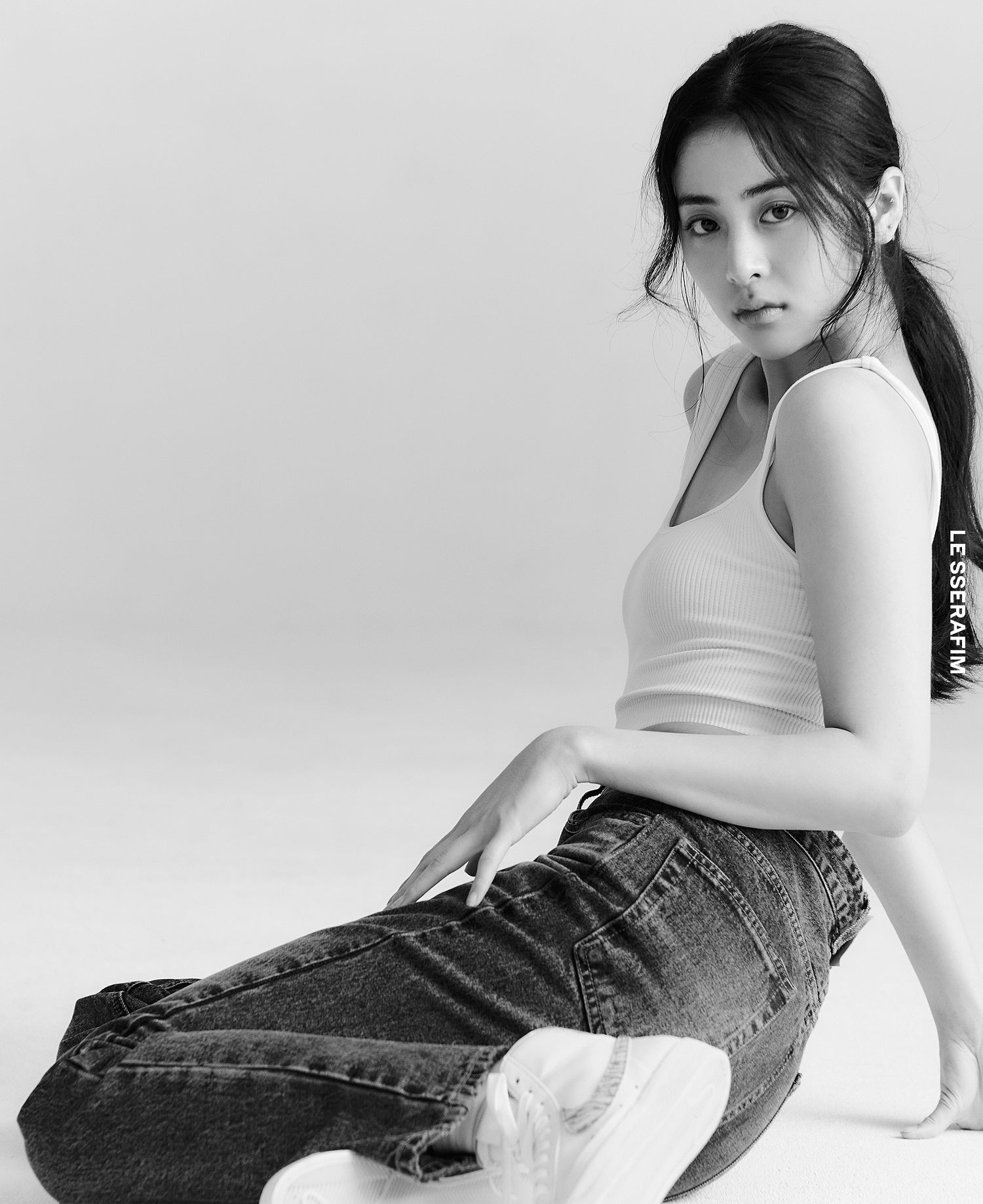 5th Mini Album 'HOT' Single CD (HUH YUNJIN ver.) - LE