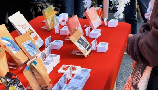 米国版「こな納豆(sonomono natto powder)」が展示されています。