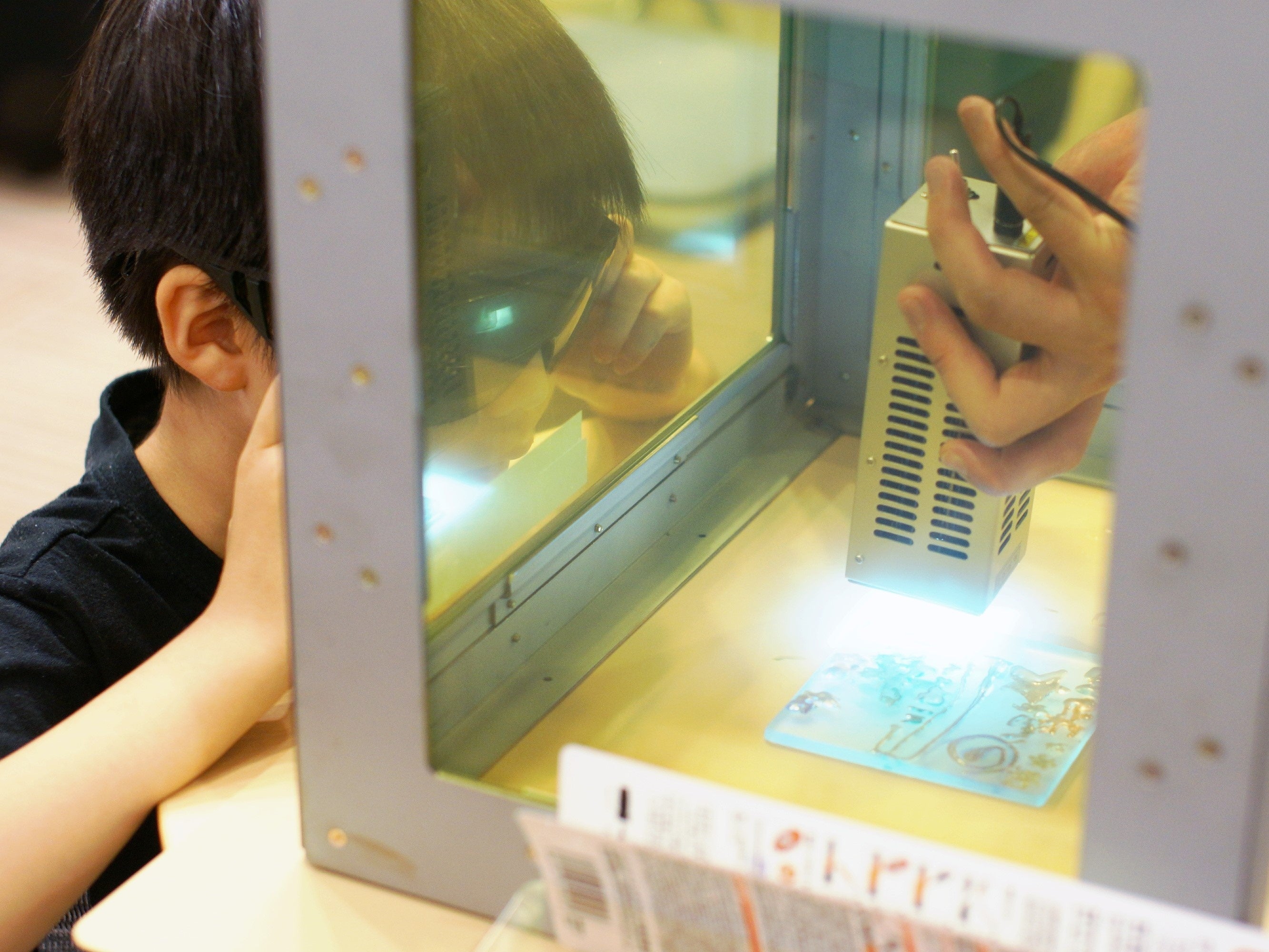 ガラスにお絵描きをしよう