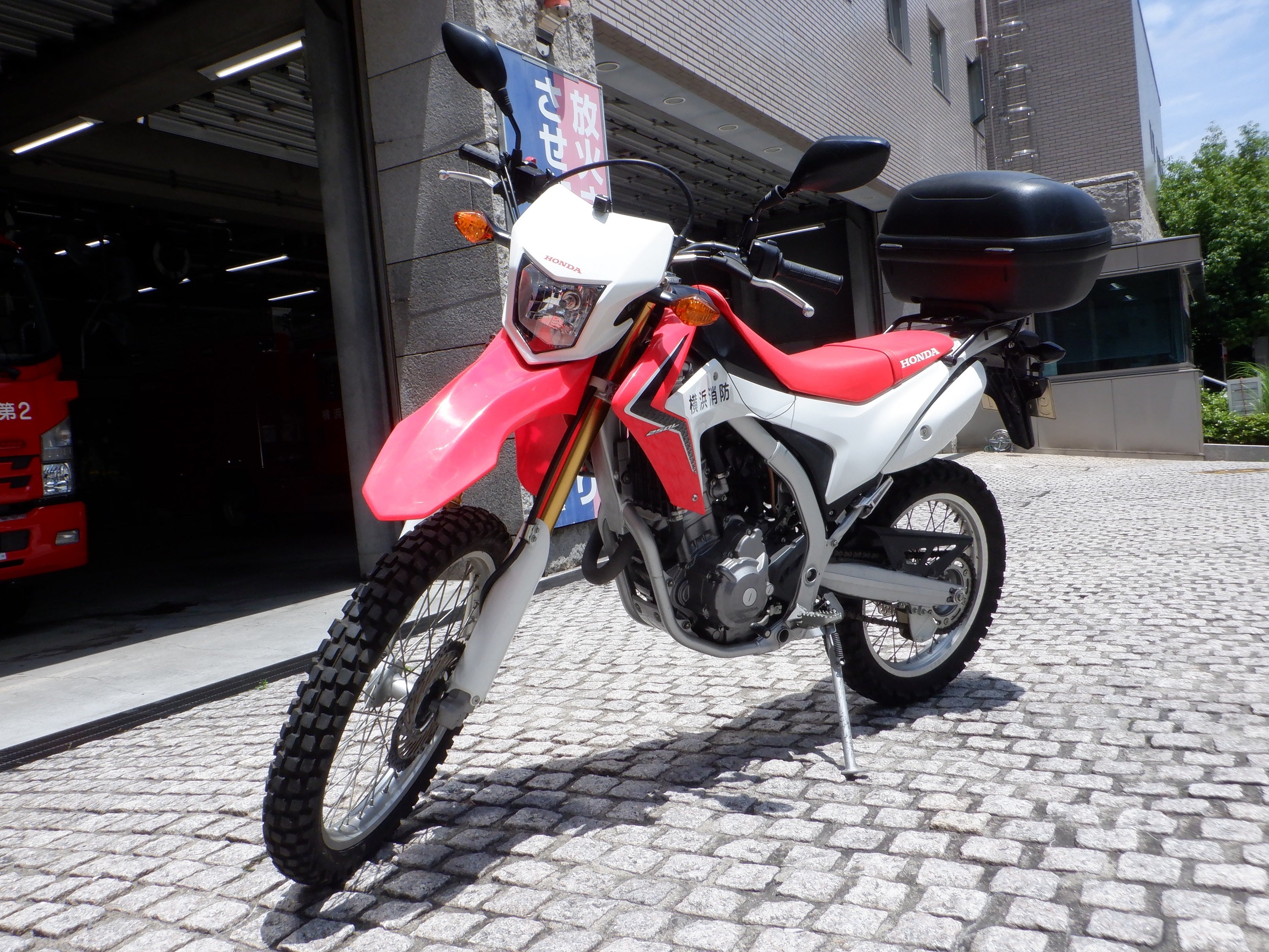 消防活動機動二輪車