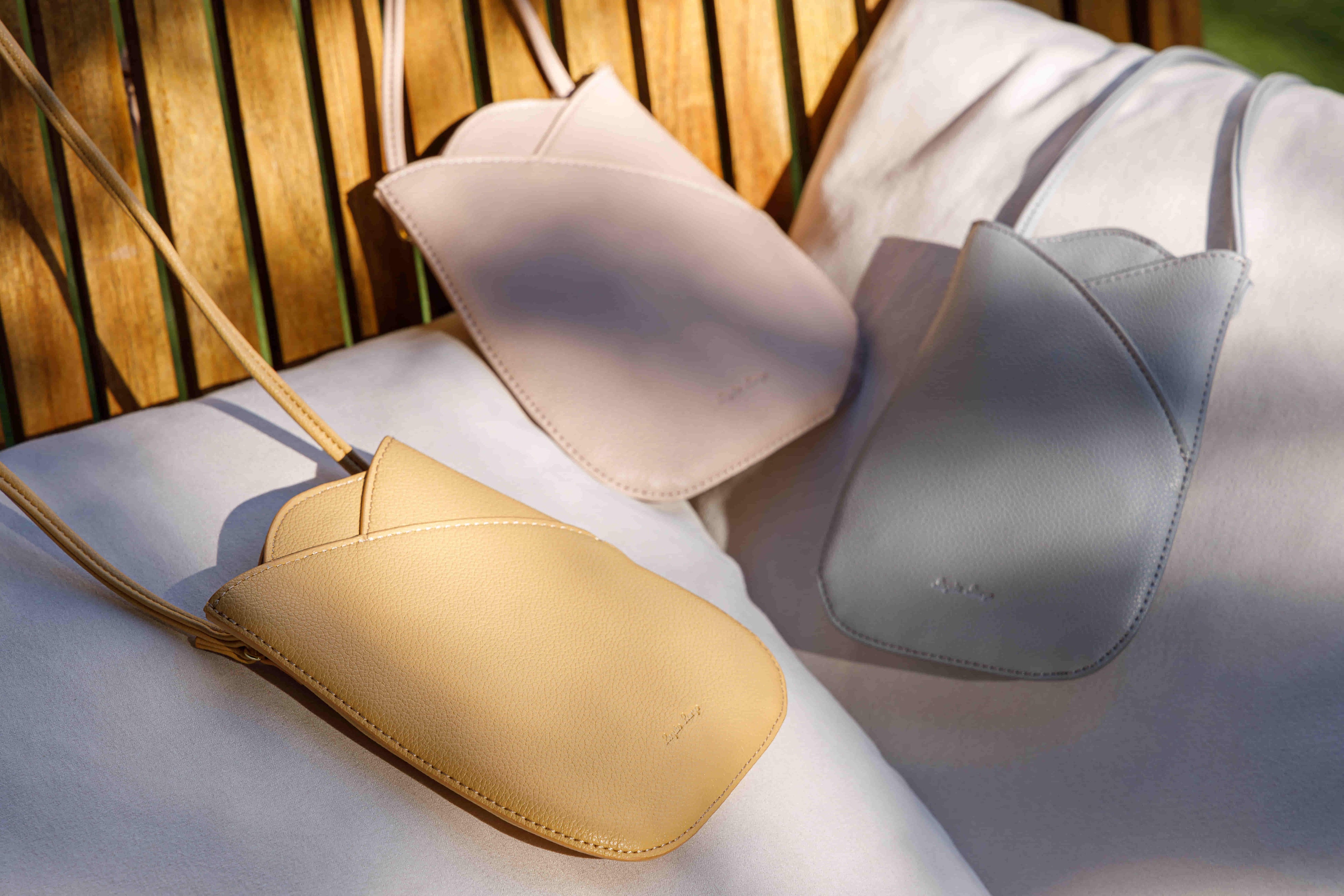 昨年完売したチューリップをモチーフにしたバッグに新アイテムが登場