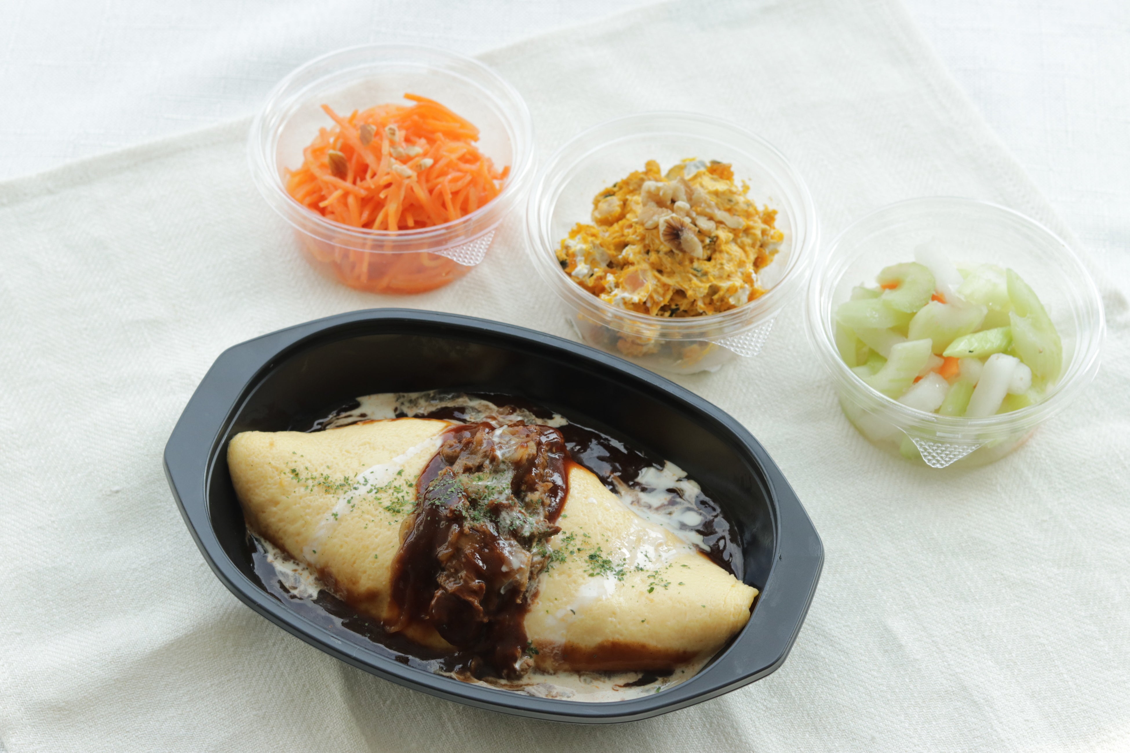 デミオムライスの選べるサラダセット