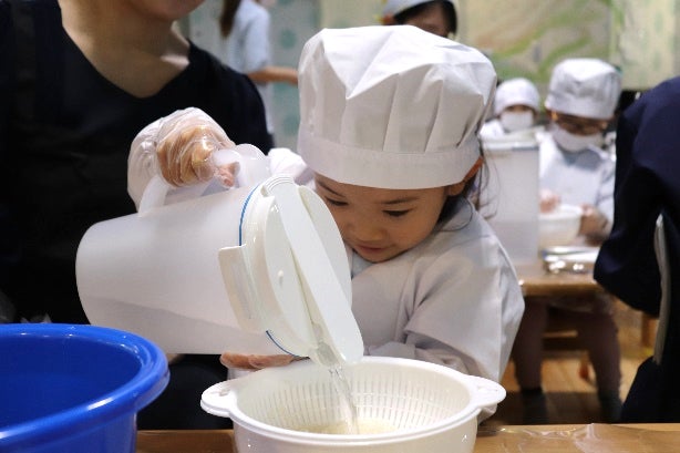 若い世代への和食継承イベント!星付き料理人×園児が魅力を伝える『こども料亭』体験 若い世代への和食継承イベント!星付き料理人×園児が魅力を伝える『こども料亭』体験