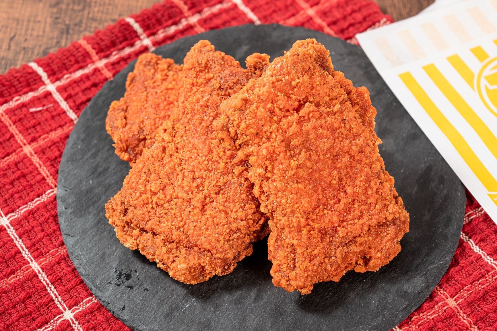 夏はハバネロ！ホットで”ジュワ辛”のファミチキが今年も登場