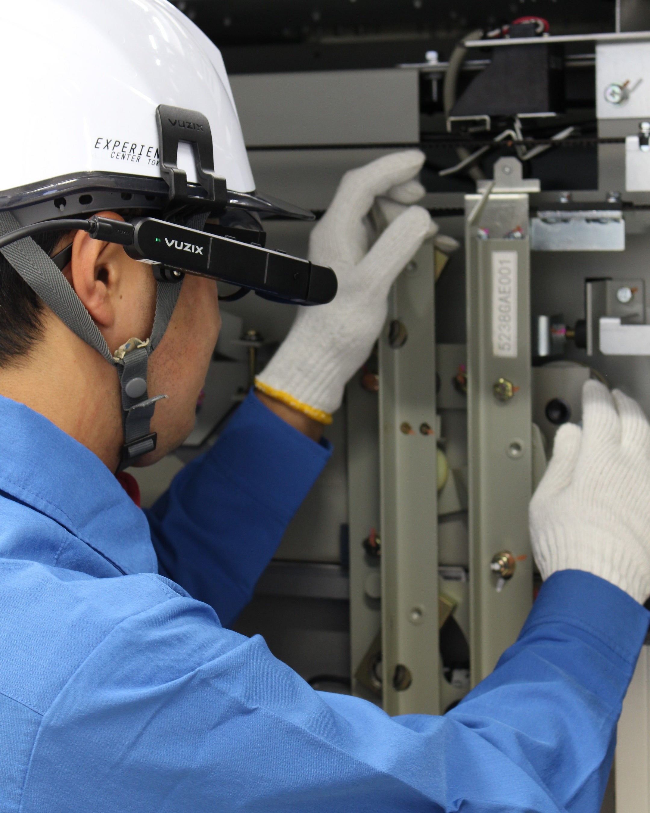 スマートグラスを用いた遠隔安全パトロールのイメージ