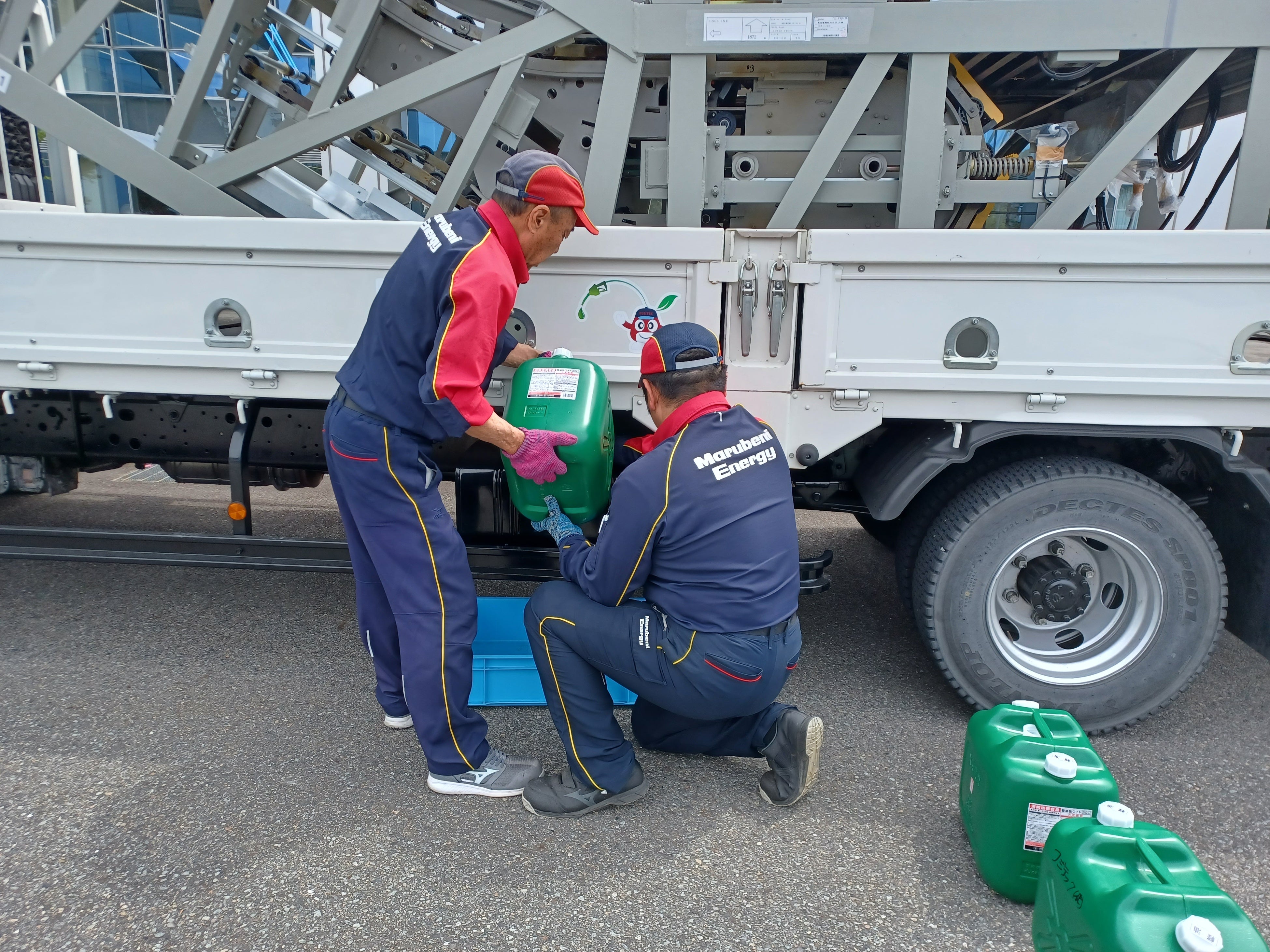 バイオディーゼル燃料（Biodiesel fuel）を弊社拠点のトラックに給油