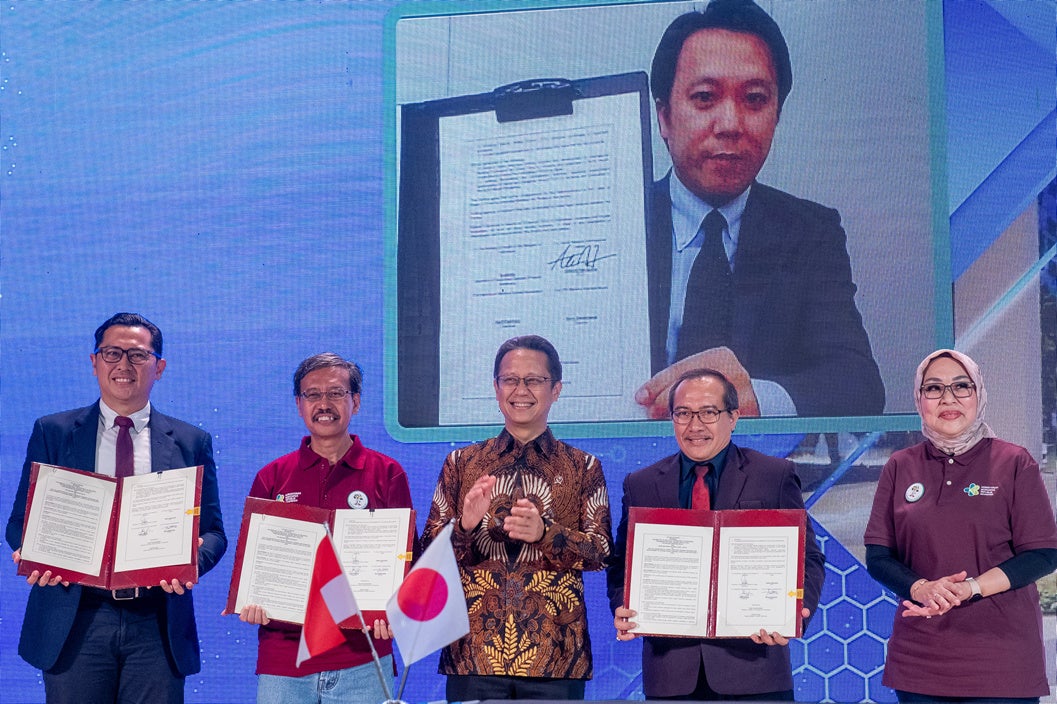 インドネシア保健省とのLoI締結式