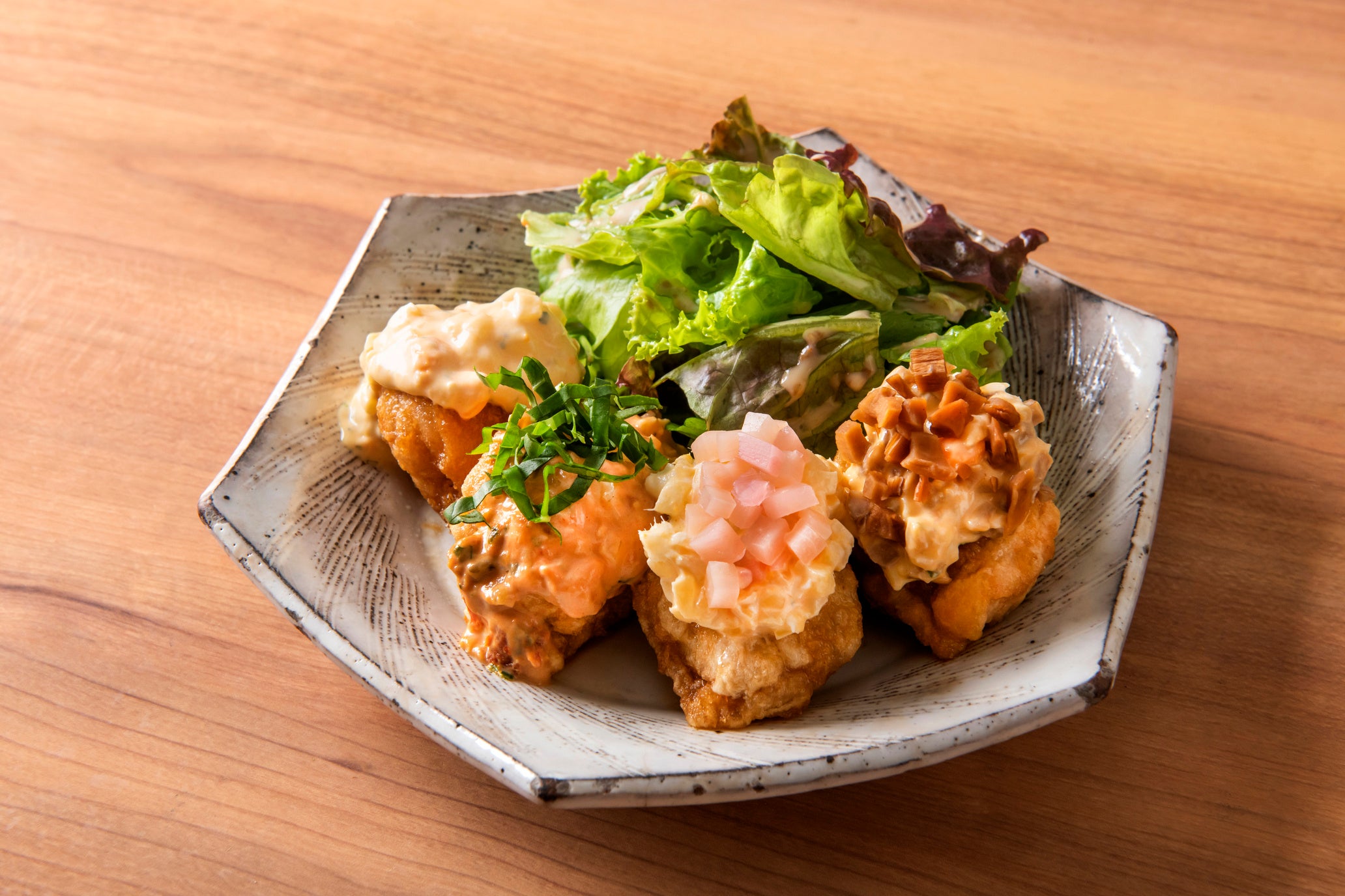 4種（プレーン・バジルトマト・岩下の新生姜、いぶりがっこ）合い盛り（650）