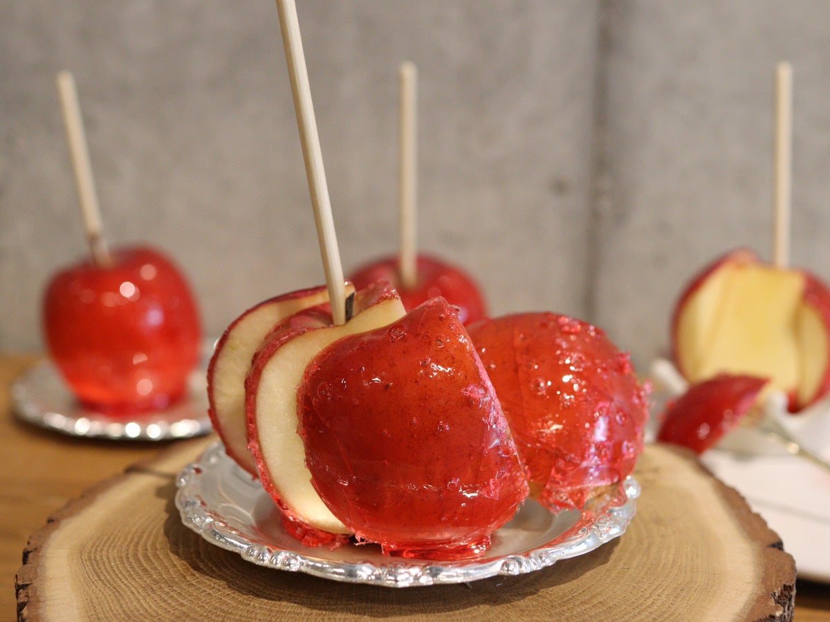 三重県初上陸】本格りんご飴専門店「代官⼭Candy apple ジャズ 三重県初上陸】本格りんご飴専門店「代官⼭Candy apple ジャズ