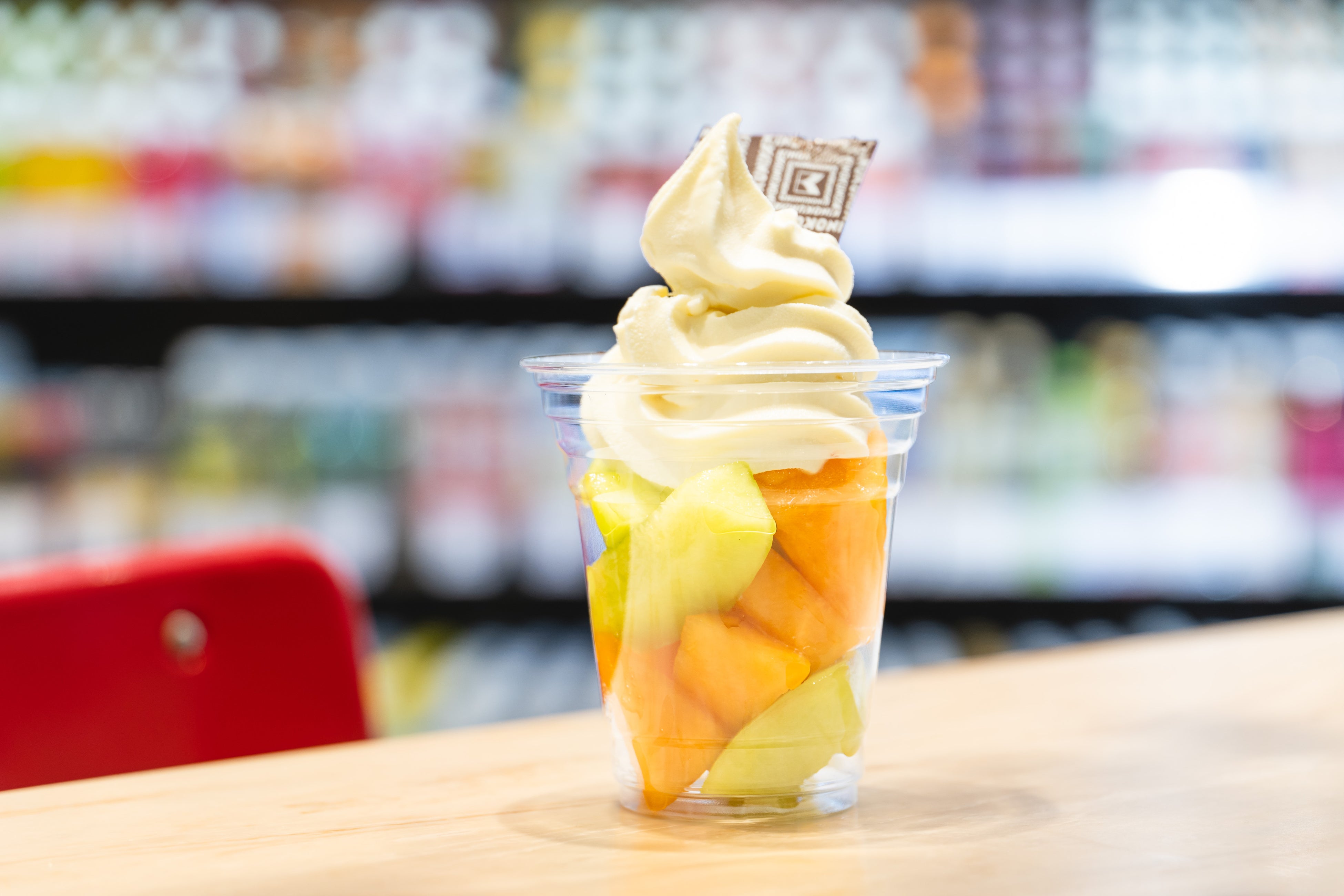 ▲Gourmand Market KINOKUNIYA／B1階／「ごろごろメロンソフト」