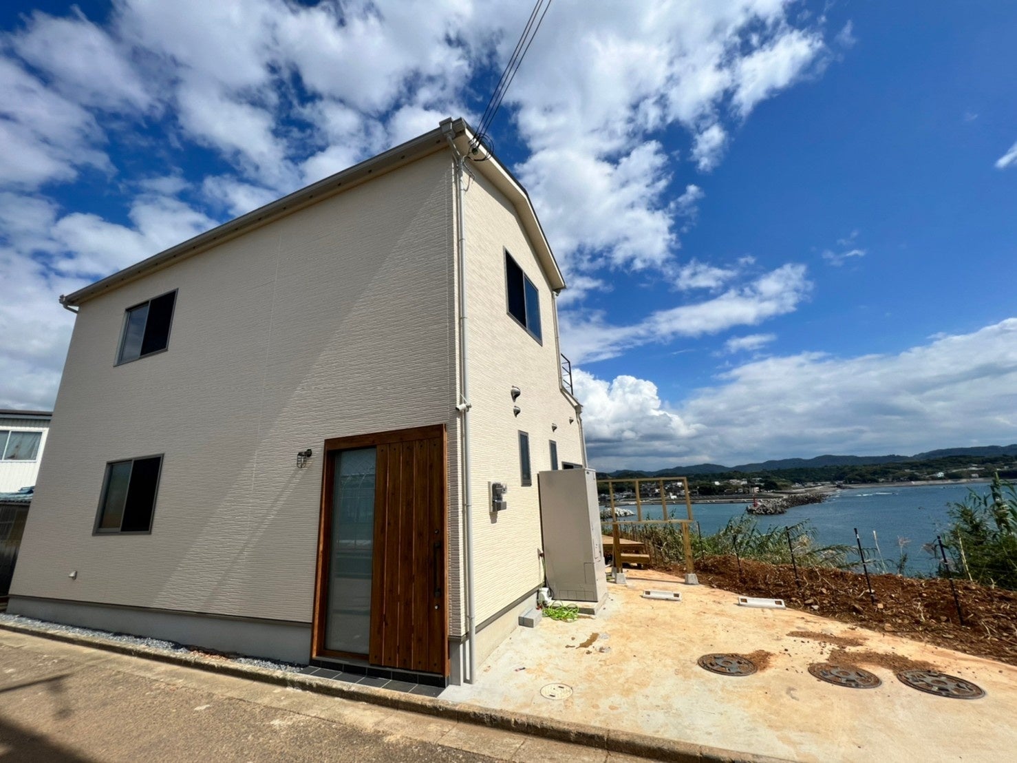 新築2階建て貸別荘