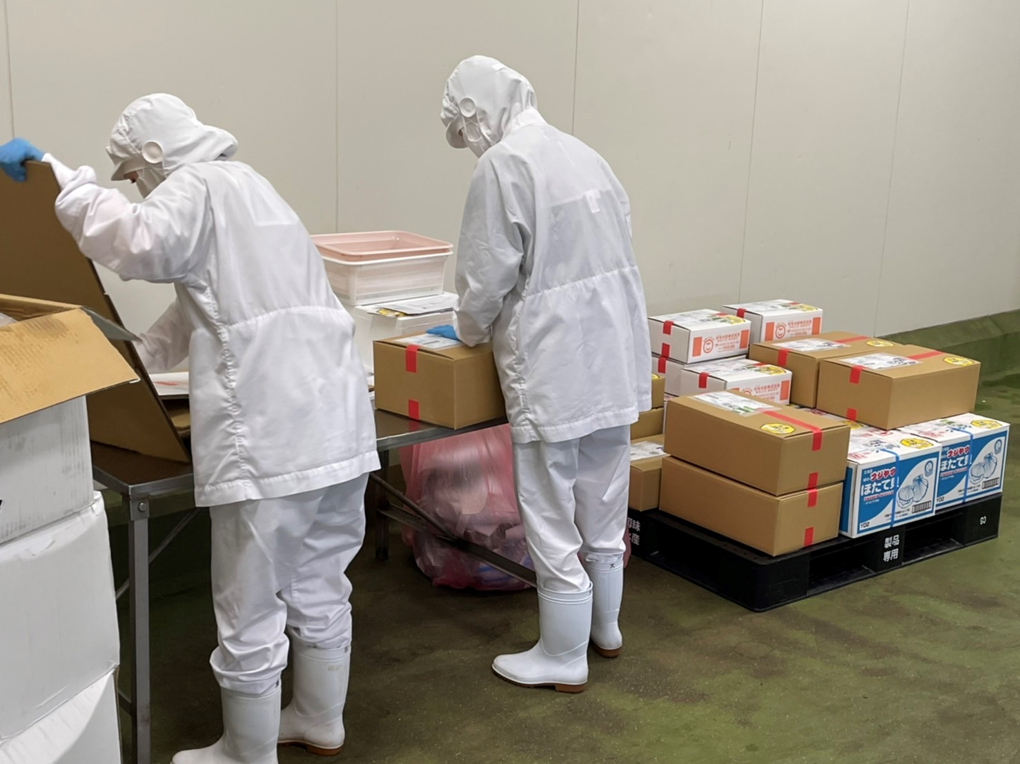 毎味水産㈱出荷作業風景