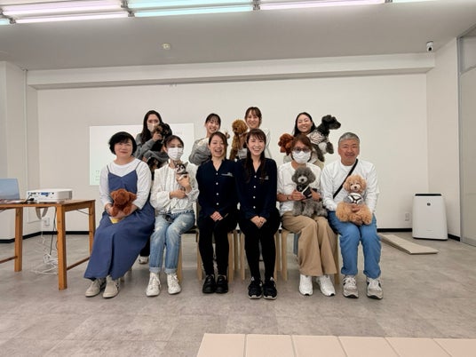 “触れること”が、愛犬の健康を支える。プレシニア犬向けマッサージセミナーを開催【イベントレポート】 “触れること”が、愛犬の健康を支える。プレシニア犬向けマッサージセミナーを開催【イベントレポート】