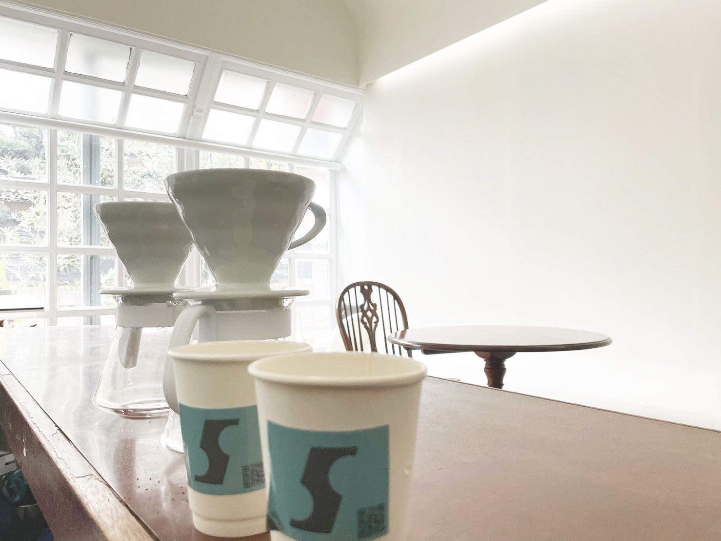 シンプルでおしゃれな店内