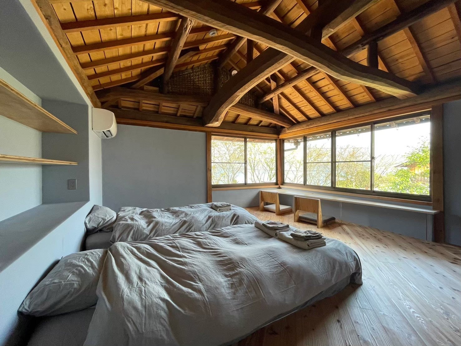 一棟目の二階寝室（二人用）