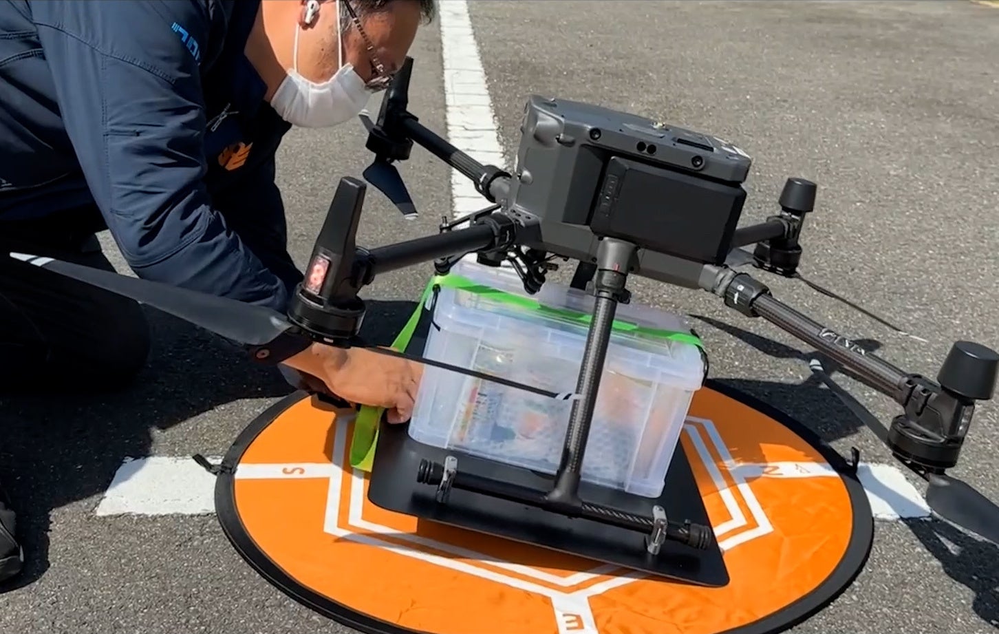 ドローン配送準備