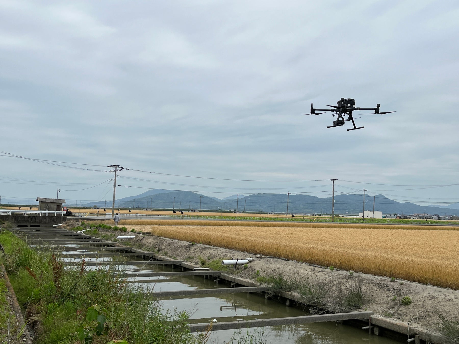 ドローン水路点検の様子